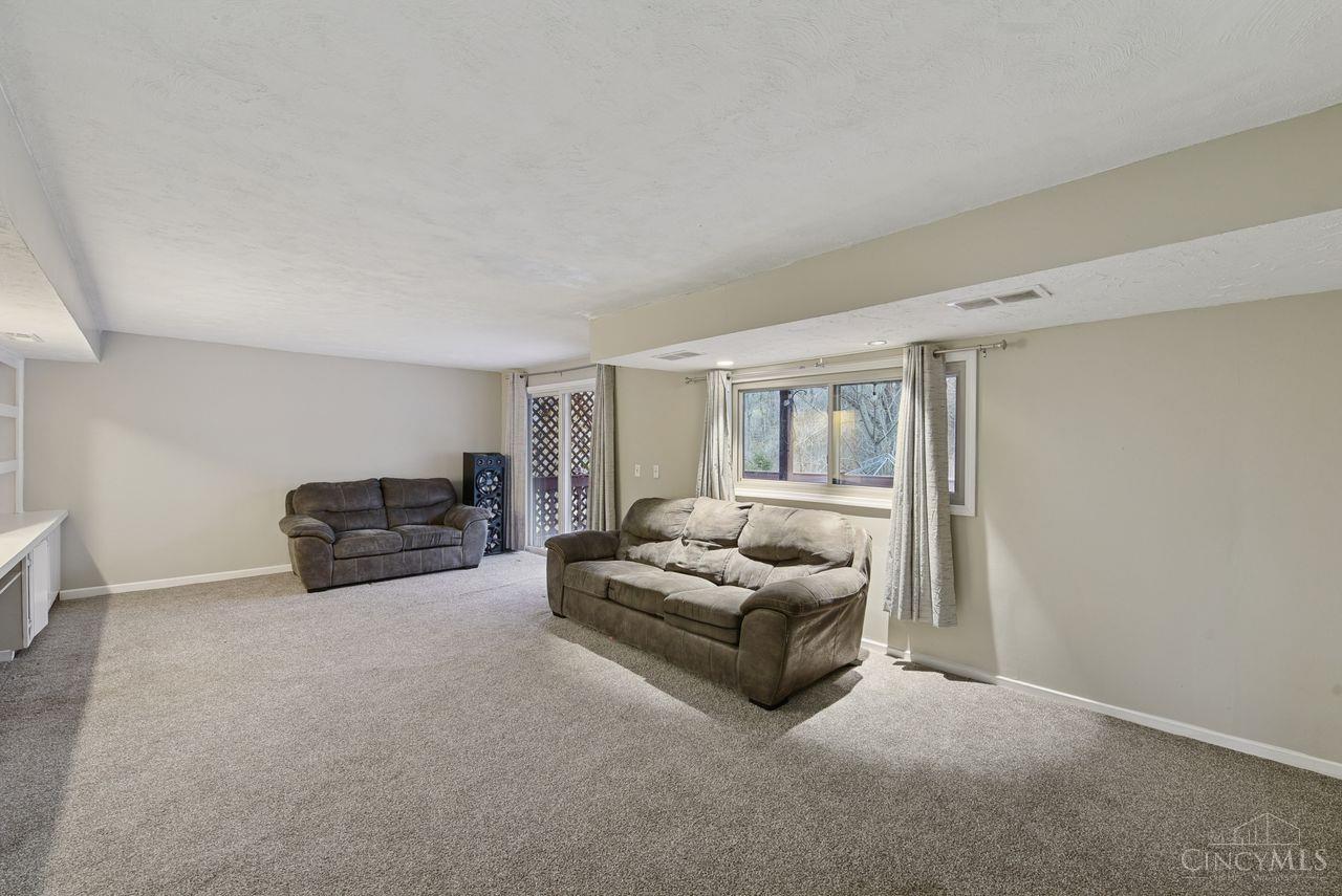 3899 Ridgedale Drive