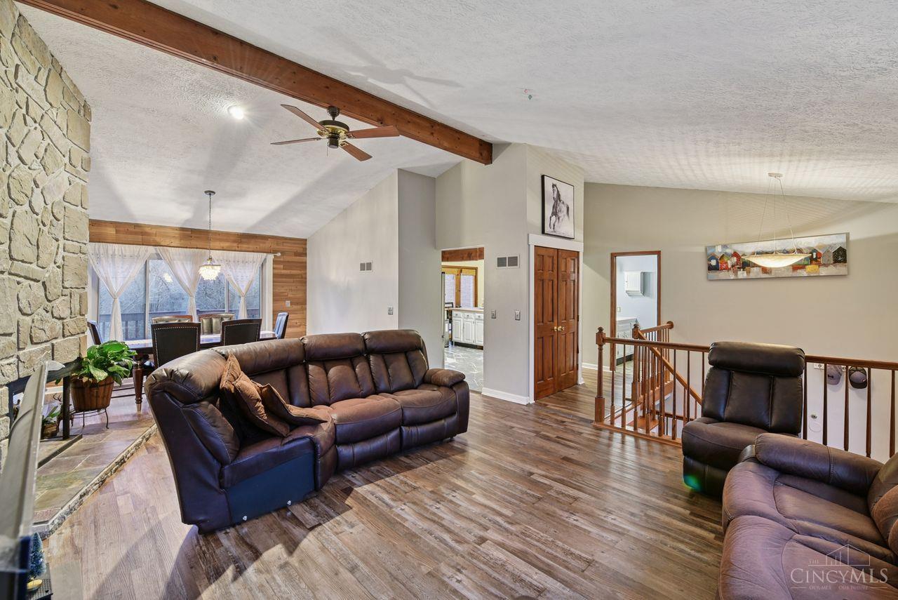 3899 Ridgedale Drive