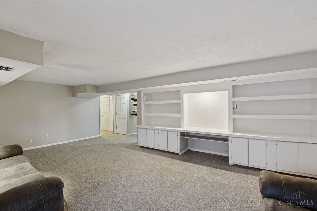 3899 Ridgedale Drive