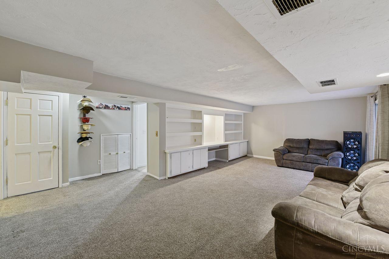 3899 Ridgedale Drive
