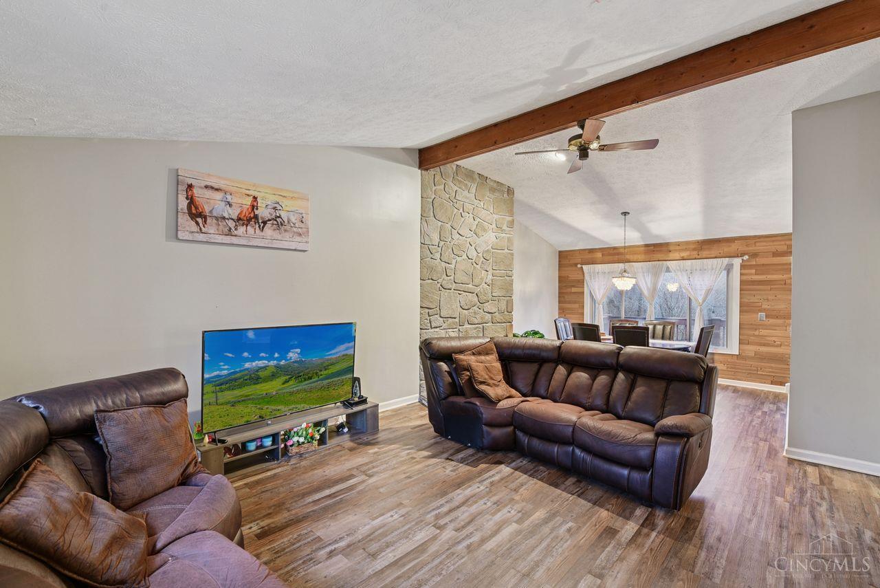 3899 Ridgedale Drive