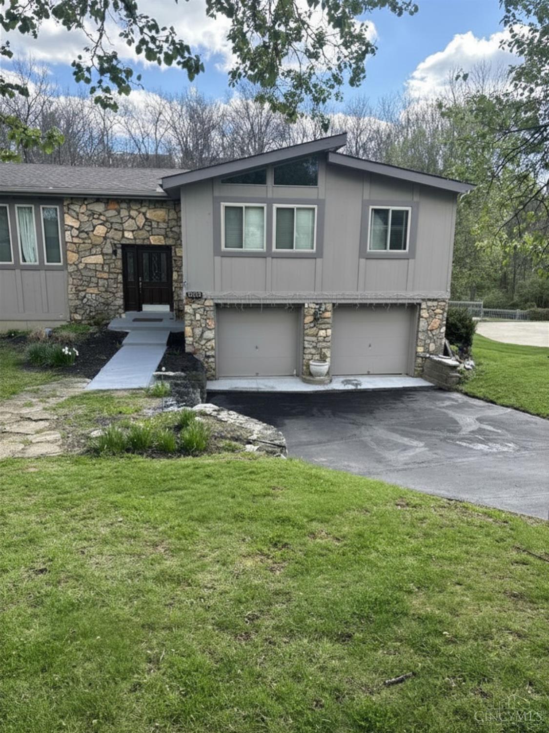 3899 Ridgedale Drive