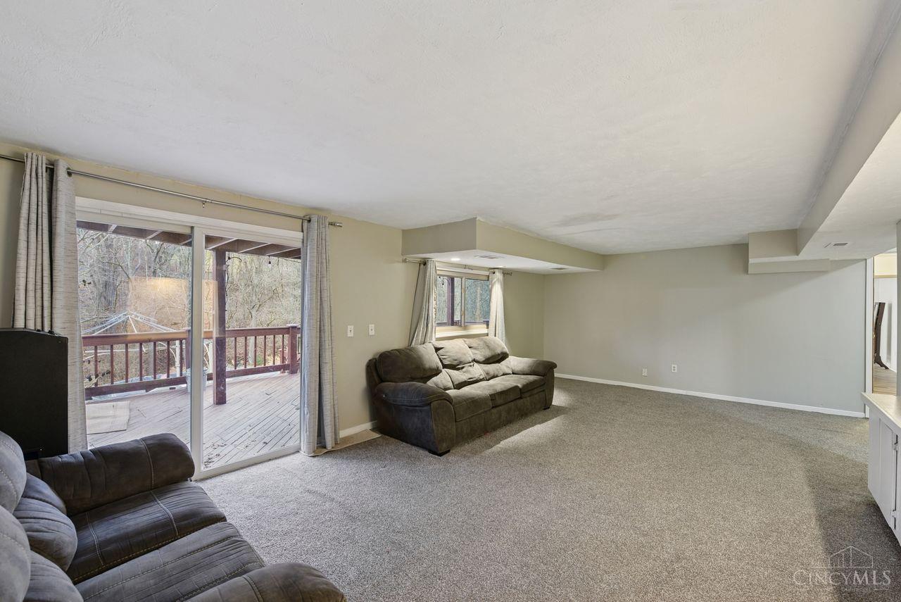 3899 Ridgedale Drive