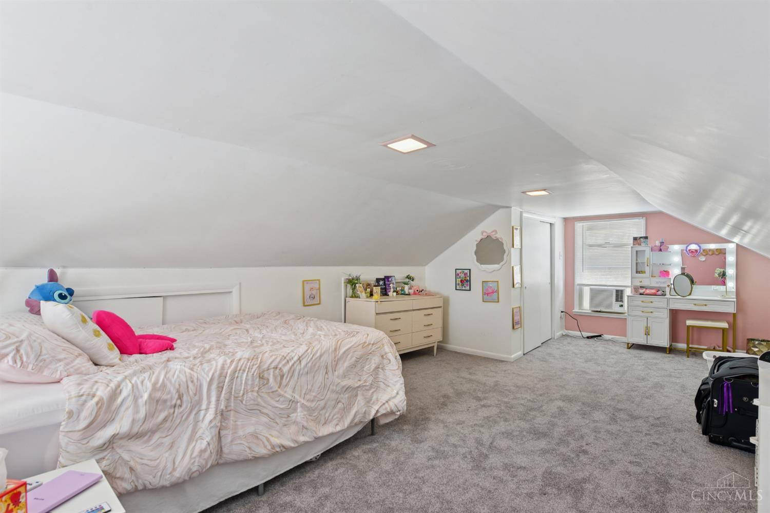 6009 Cleves Warsaw