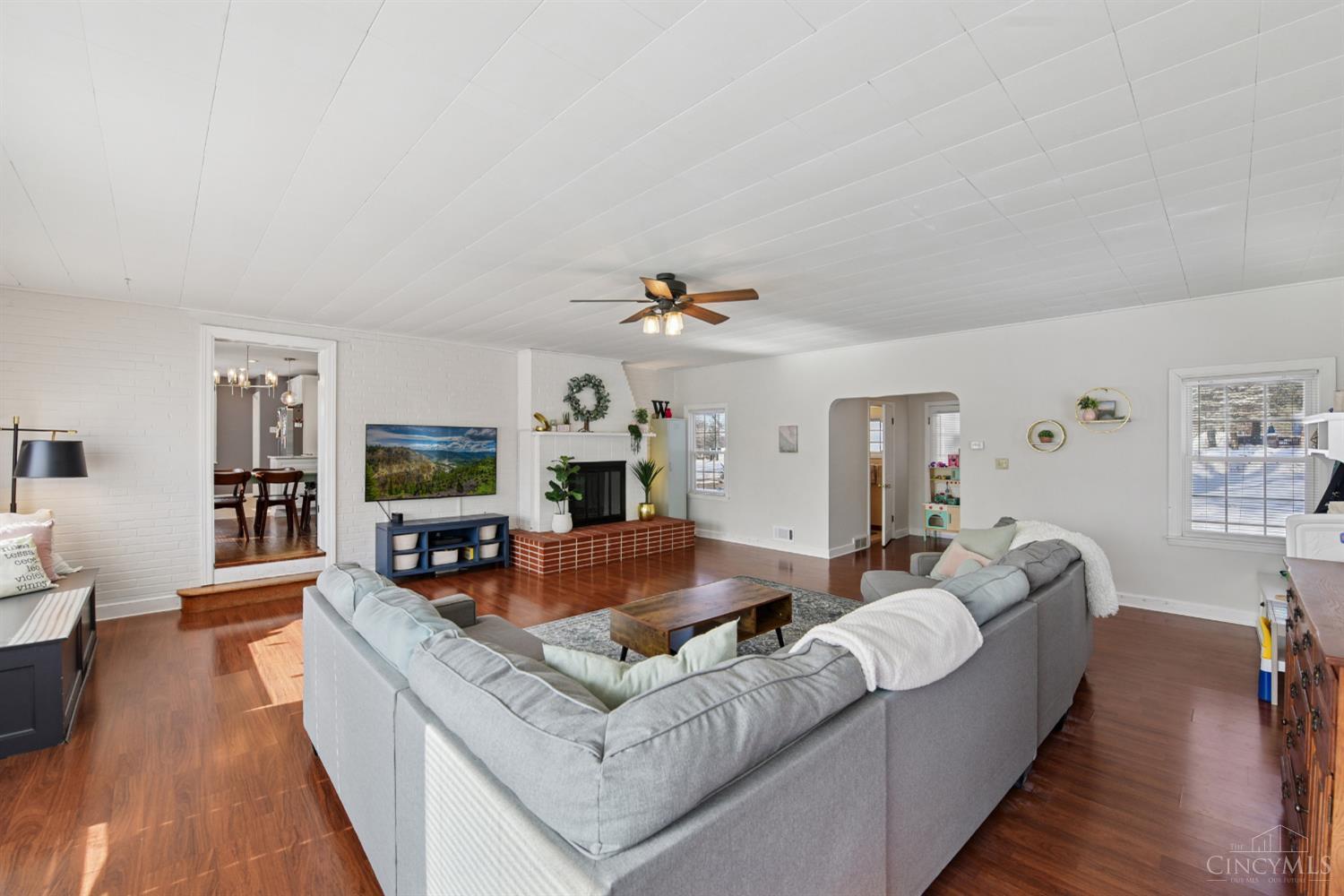 6009 Cleves Warsaw
