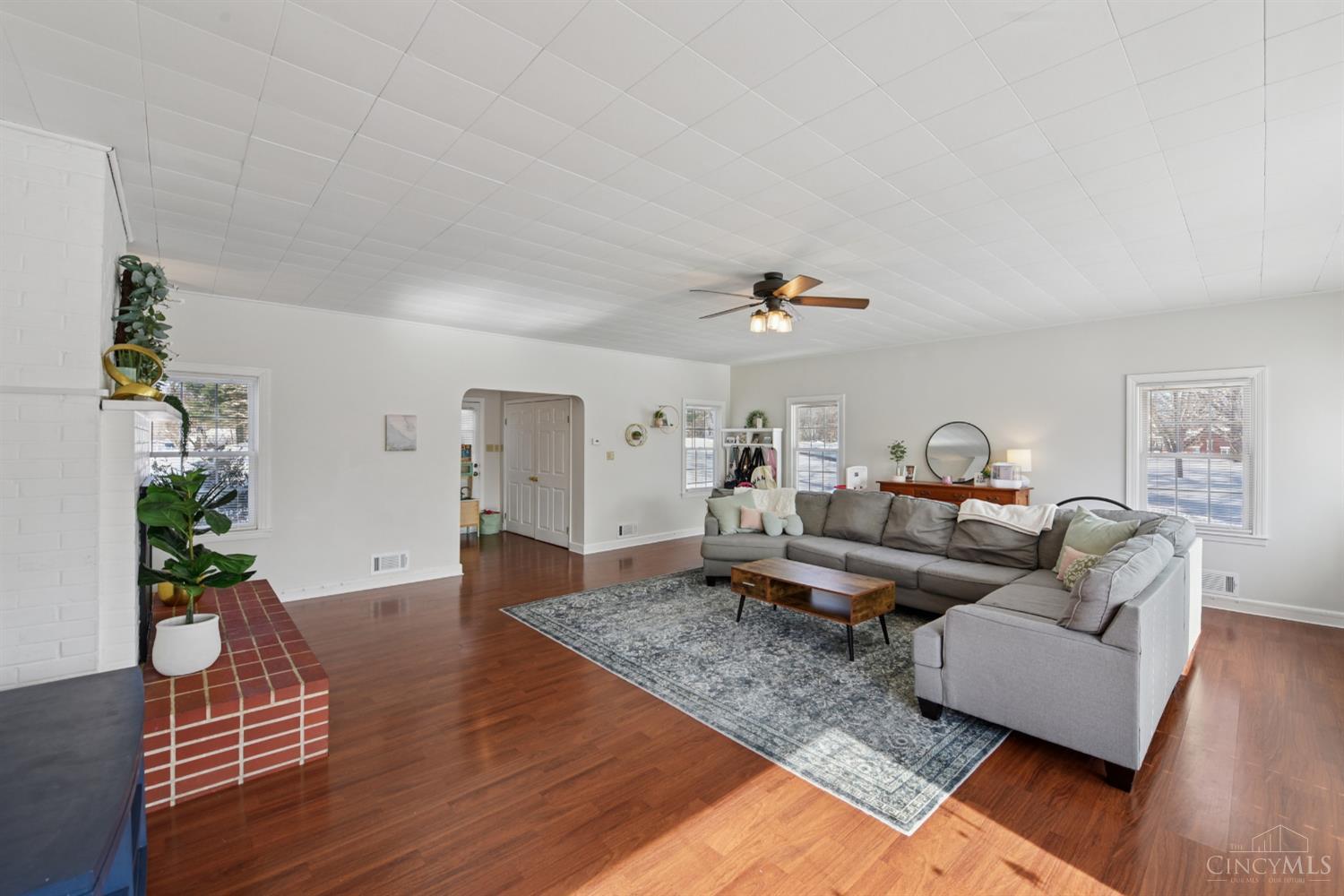6009 Cleves Warsaw