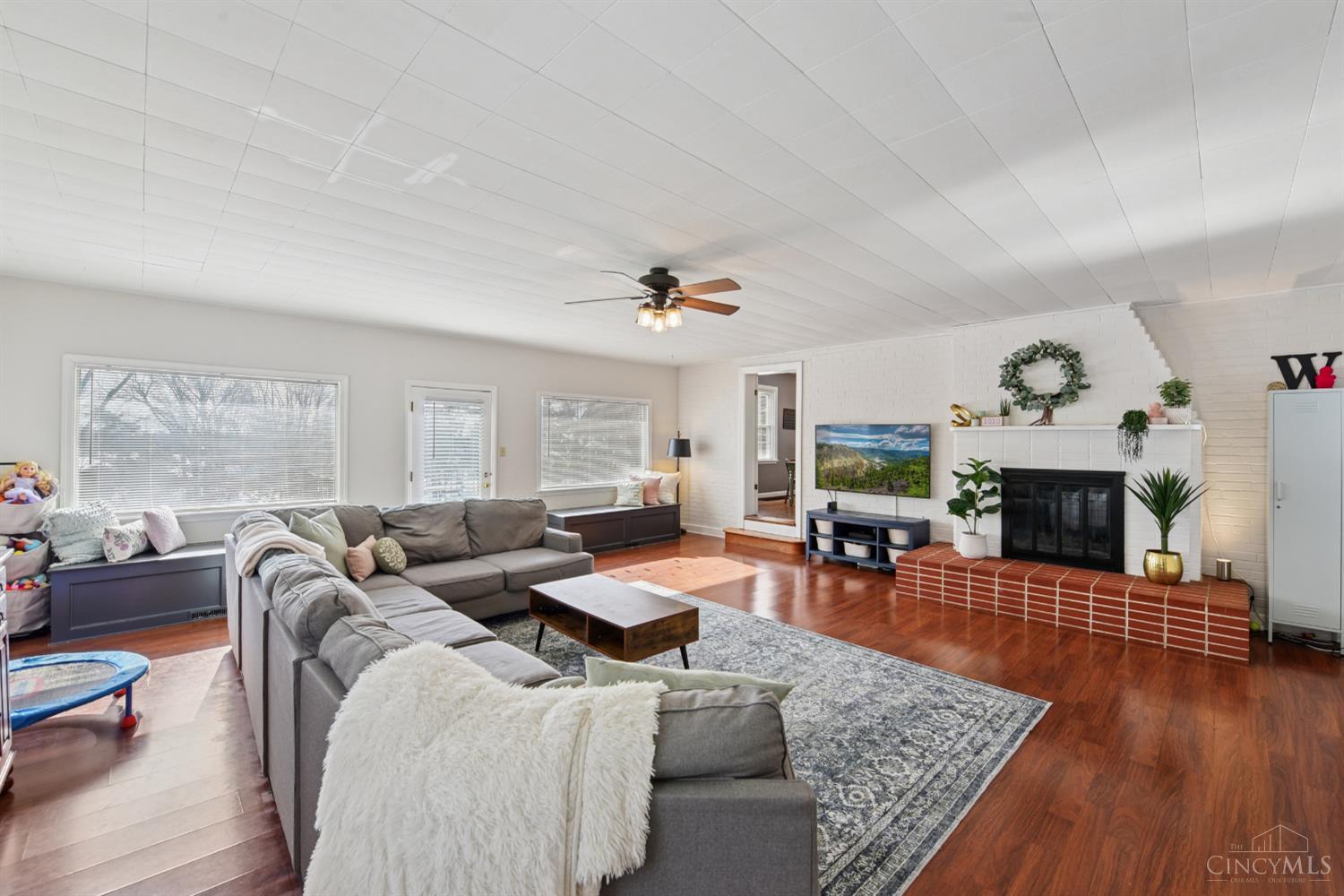 6009 Cleves Warsaw