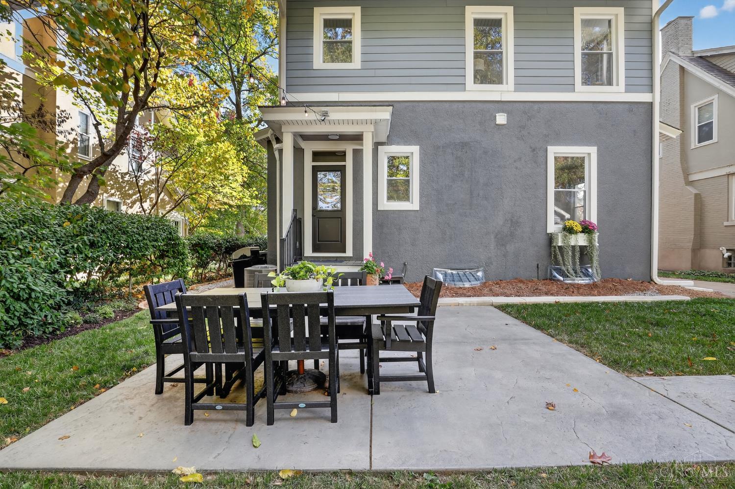 3687 Kendall Avenue