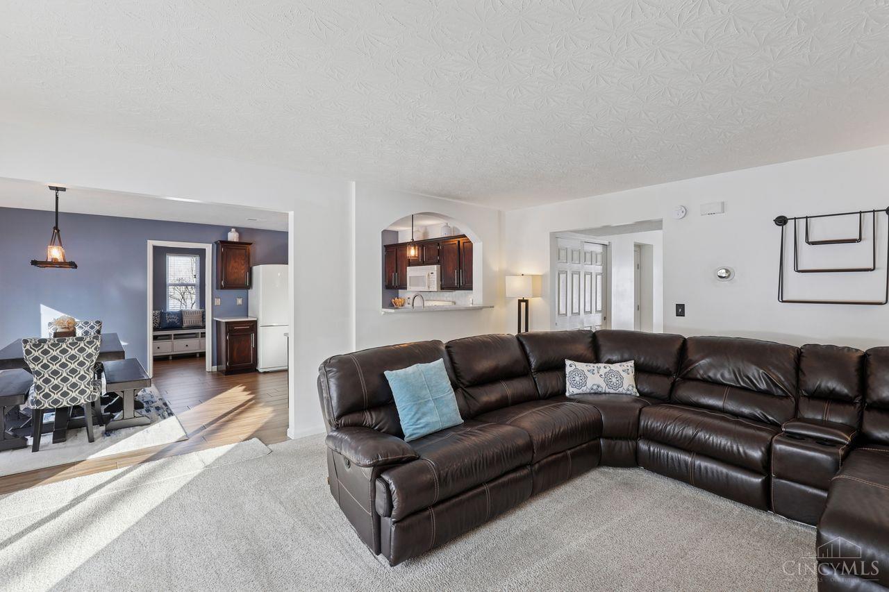 65 Wooded Ridge Drive