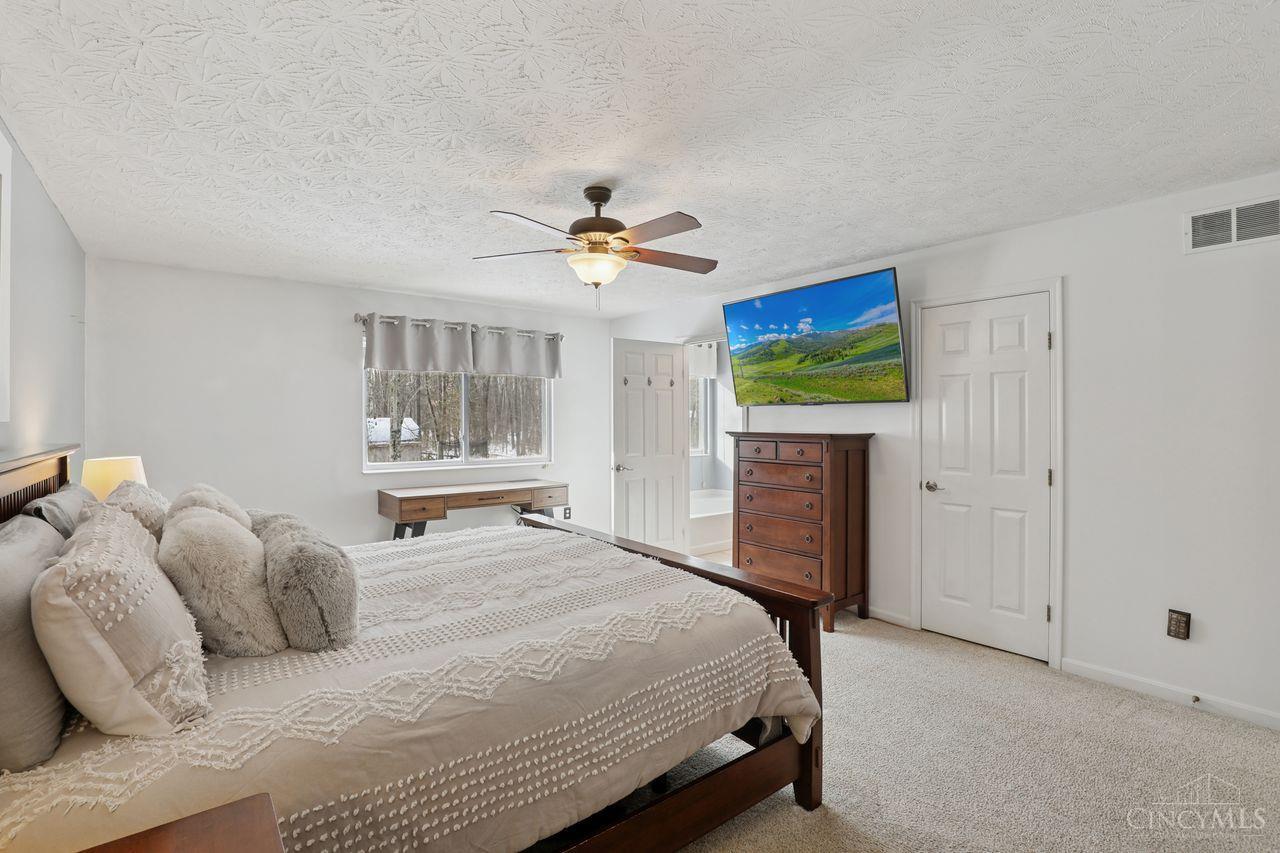 65 Wooded Ridge Drive