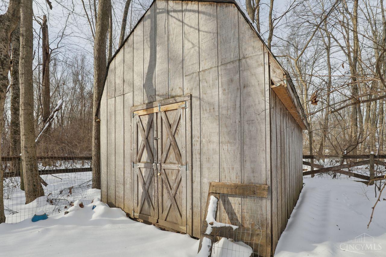 65 Wooded Ridge Drive