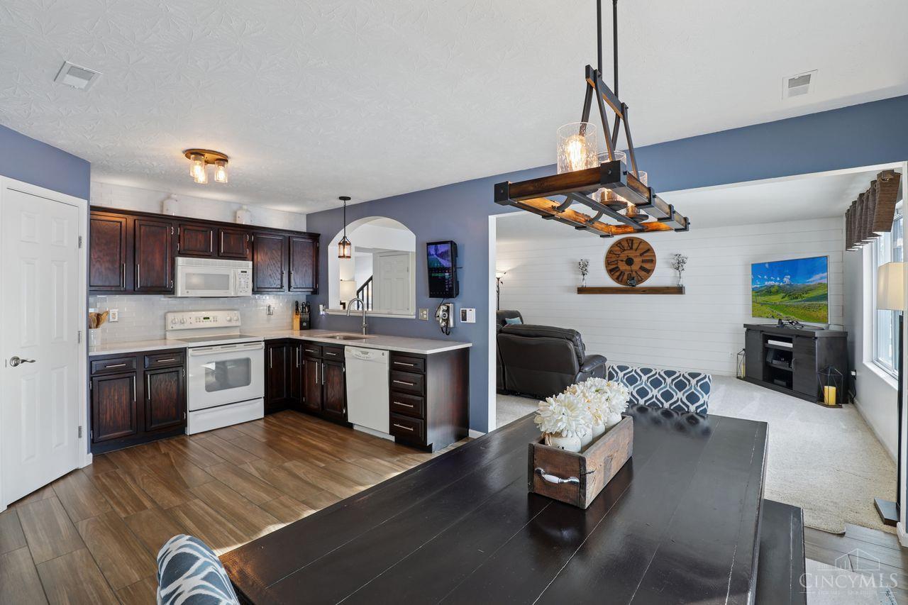 65 Wooded Ridge Drive