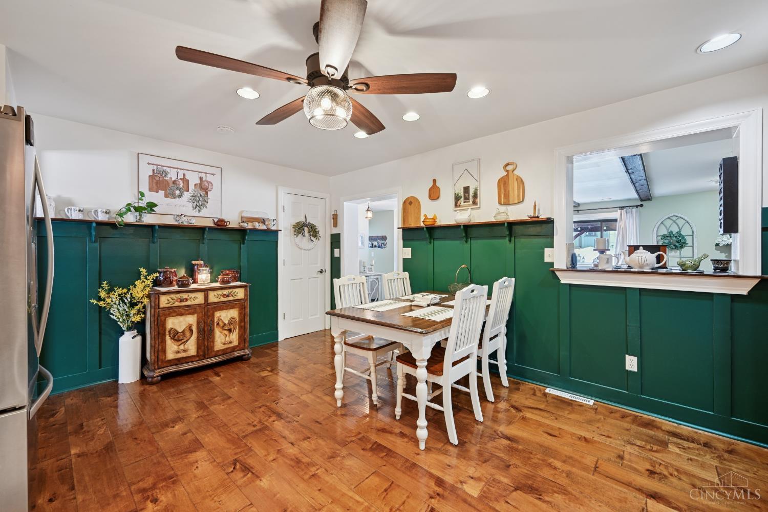 3855 Ridgecombe Drive