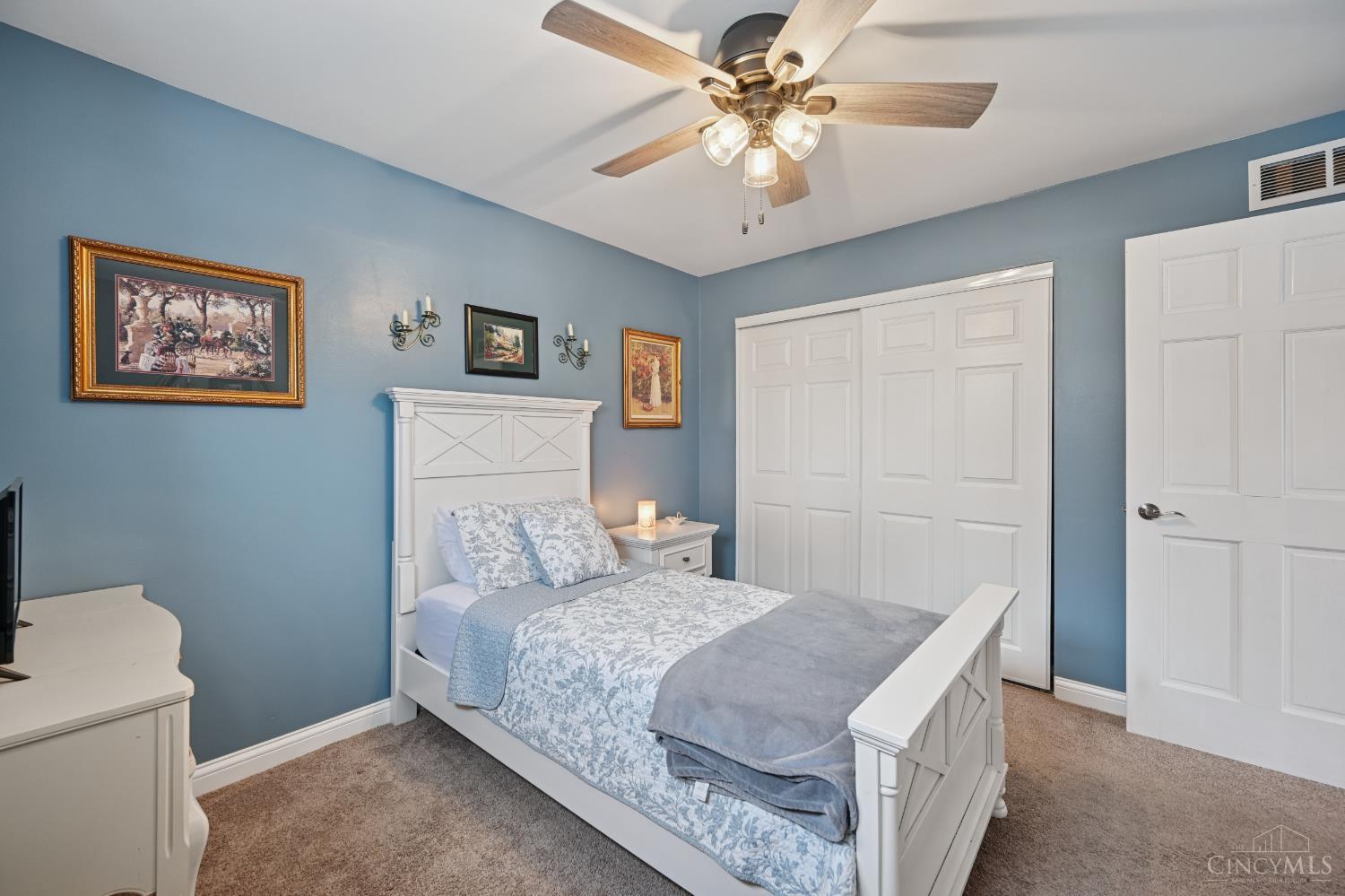 3855 Ridgecombe Drive