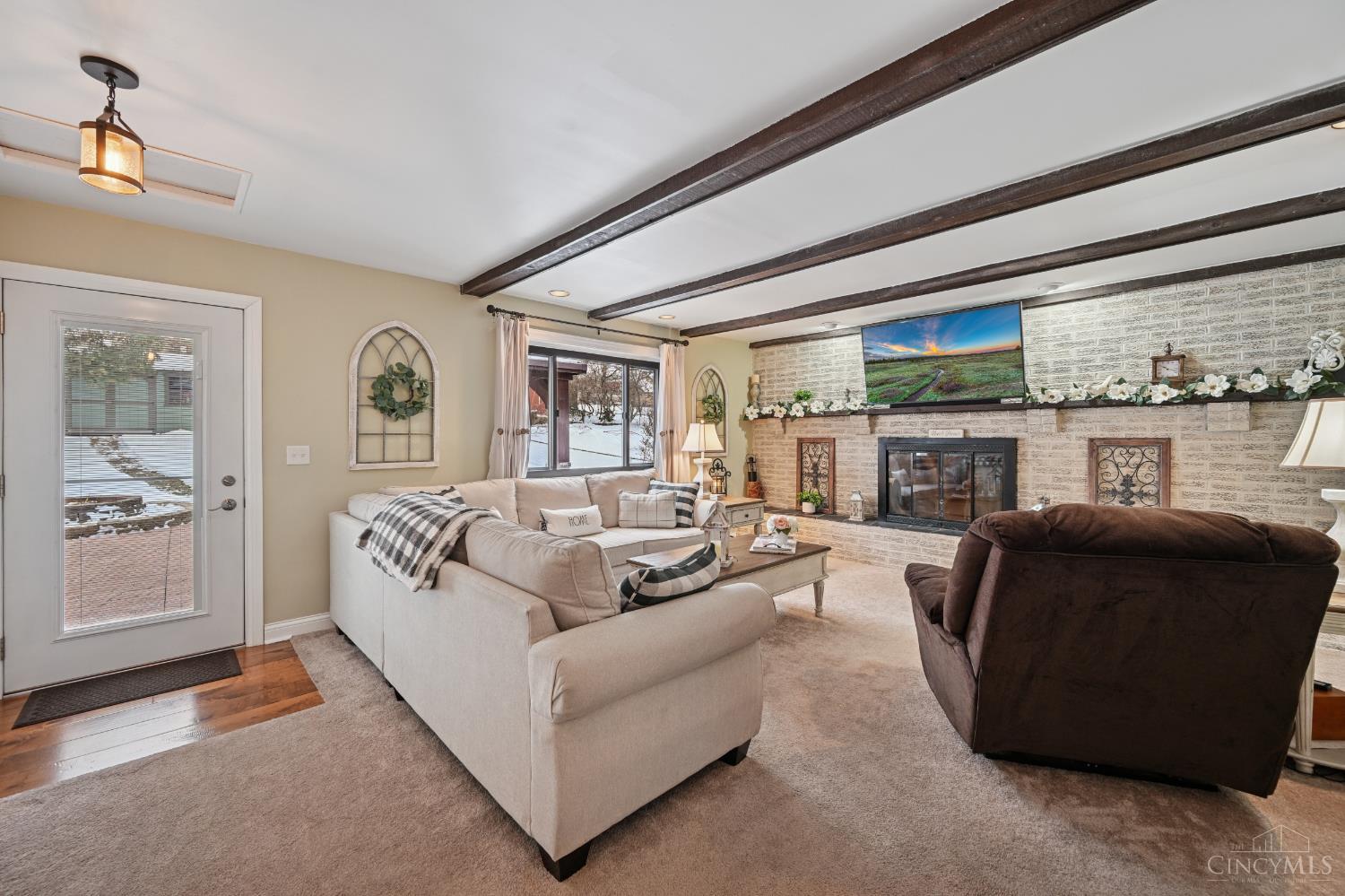 3855 Ridgecombe Drive