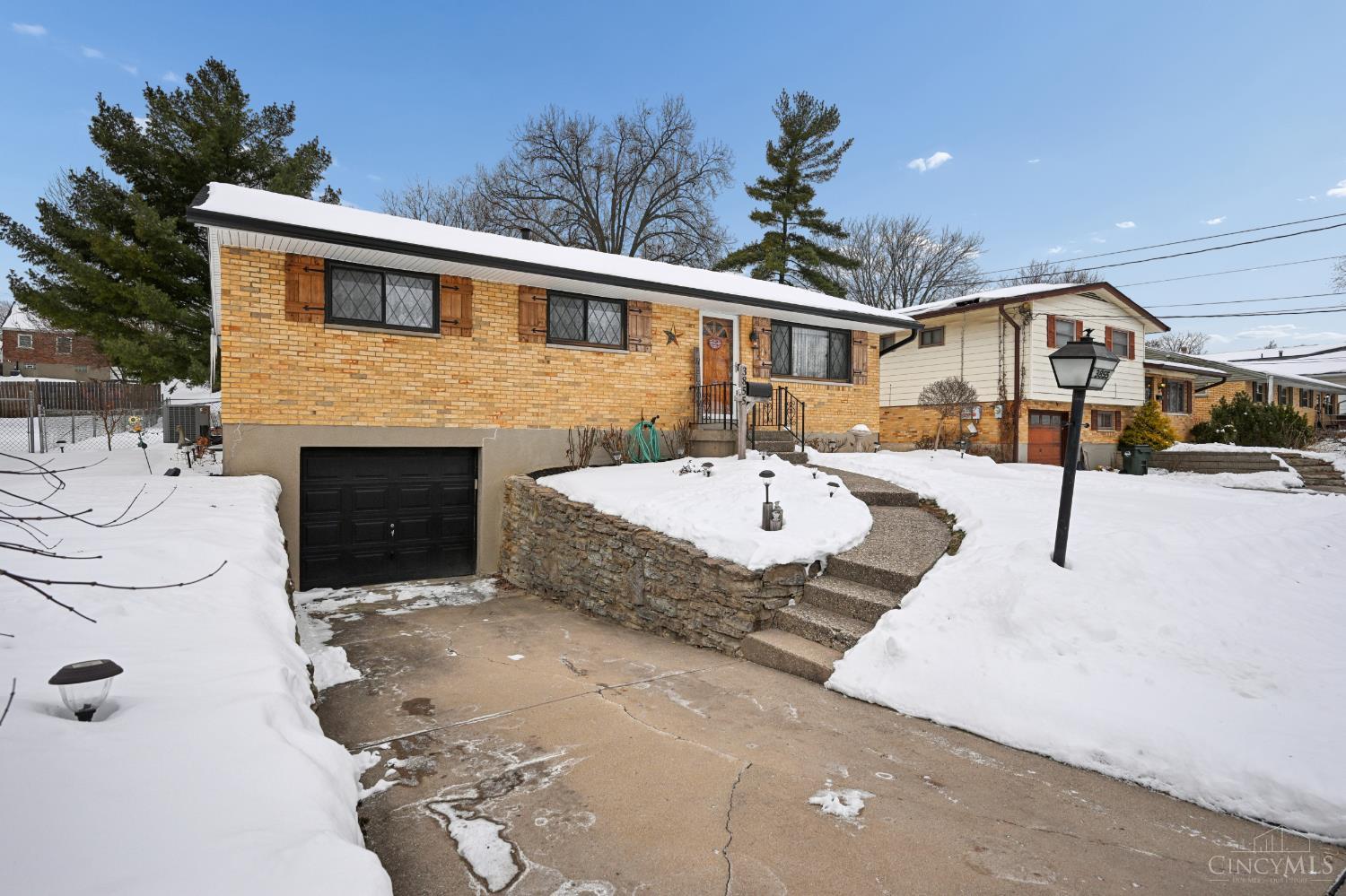 3855 Ridgecombe Drive