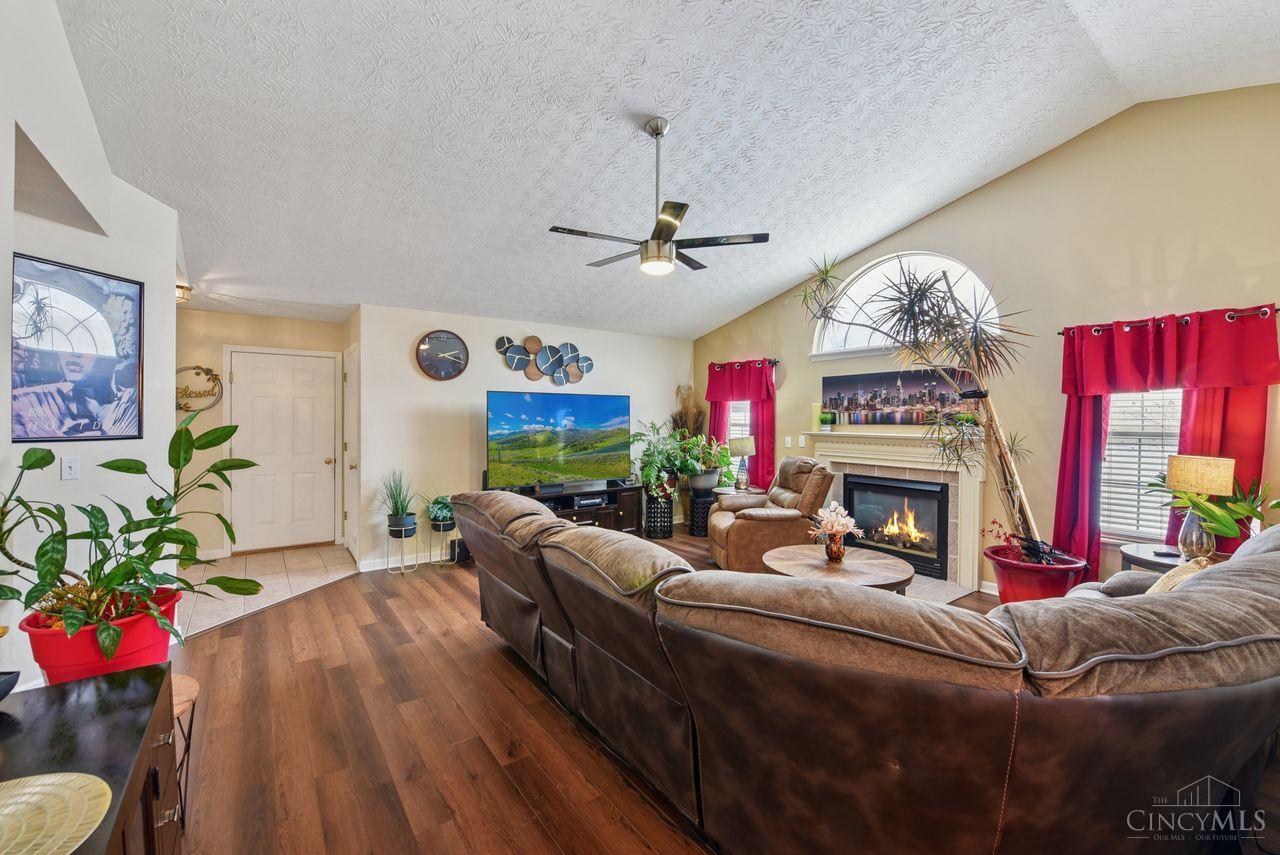 2979 Creekside Drive