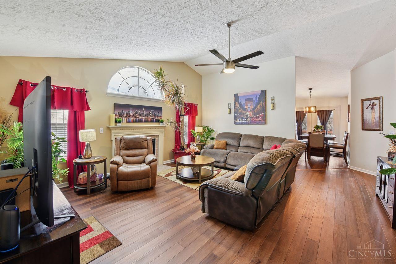 2979 Creekside Drive