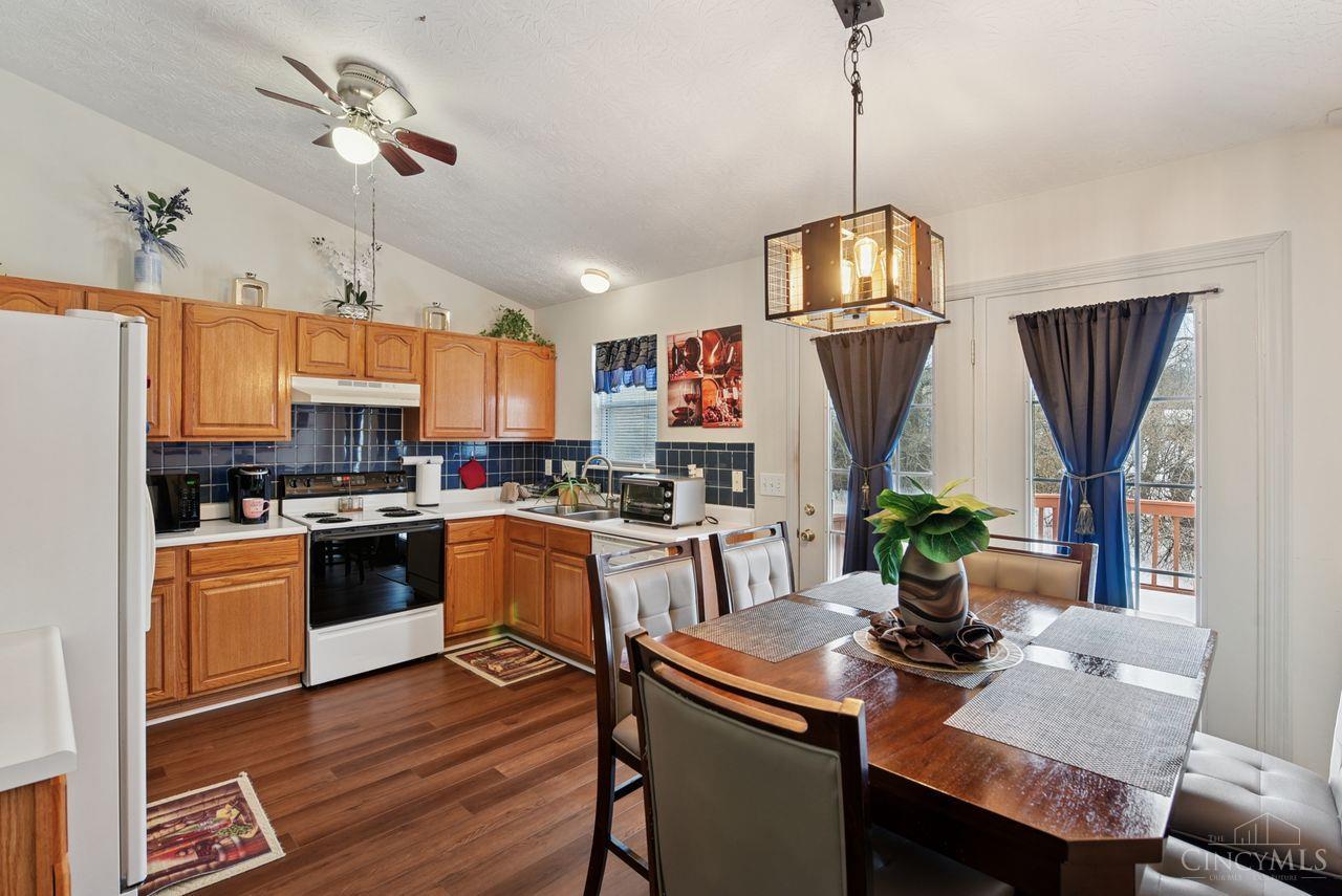 2979 Creekside Drive