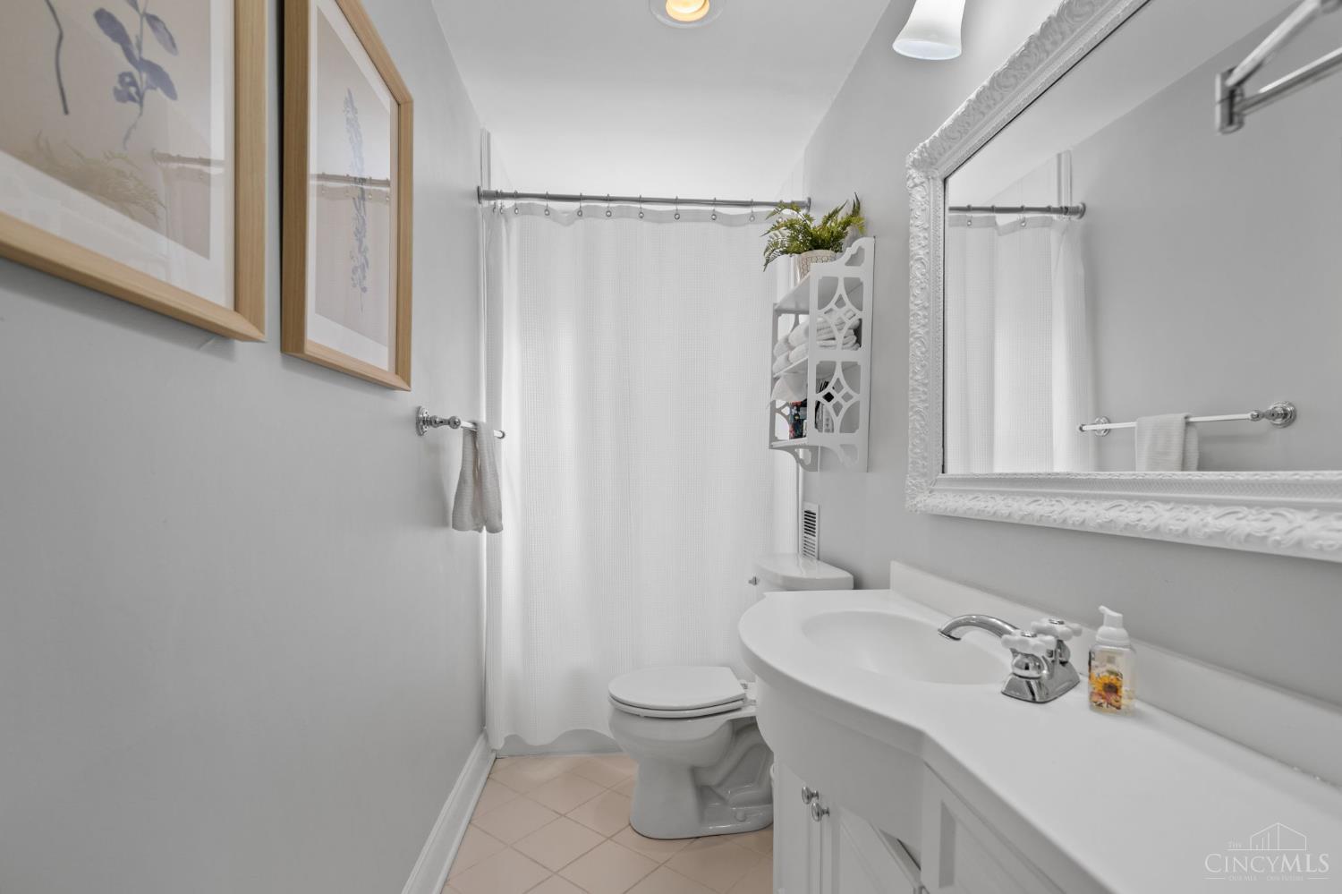 2517 Observatory Avenue