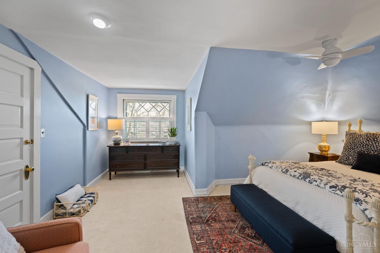 2517 Observatory Avenue