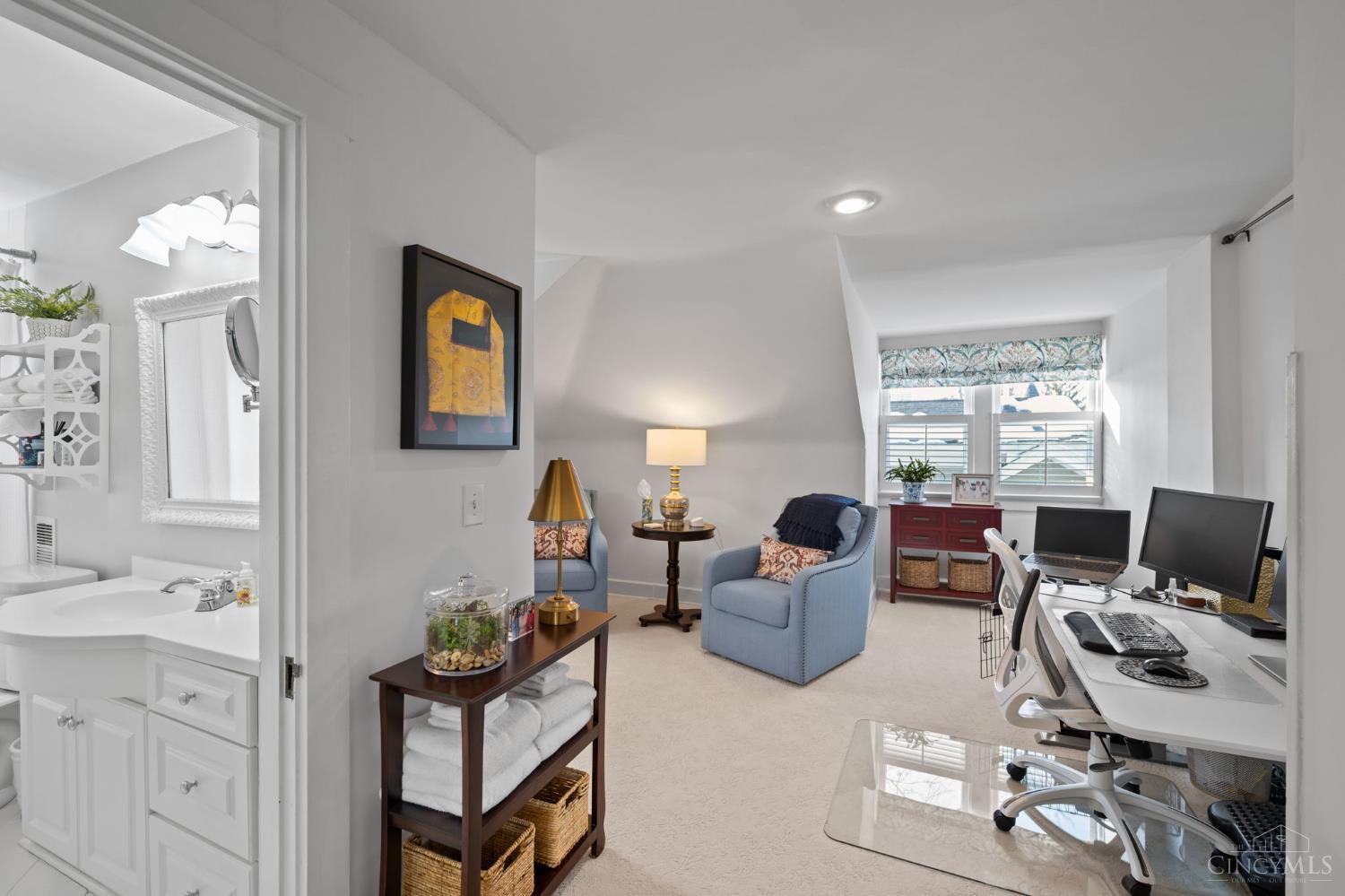 2517 Observatory Avenue