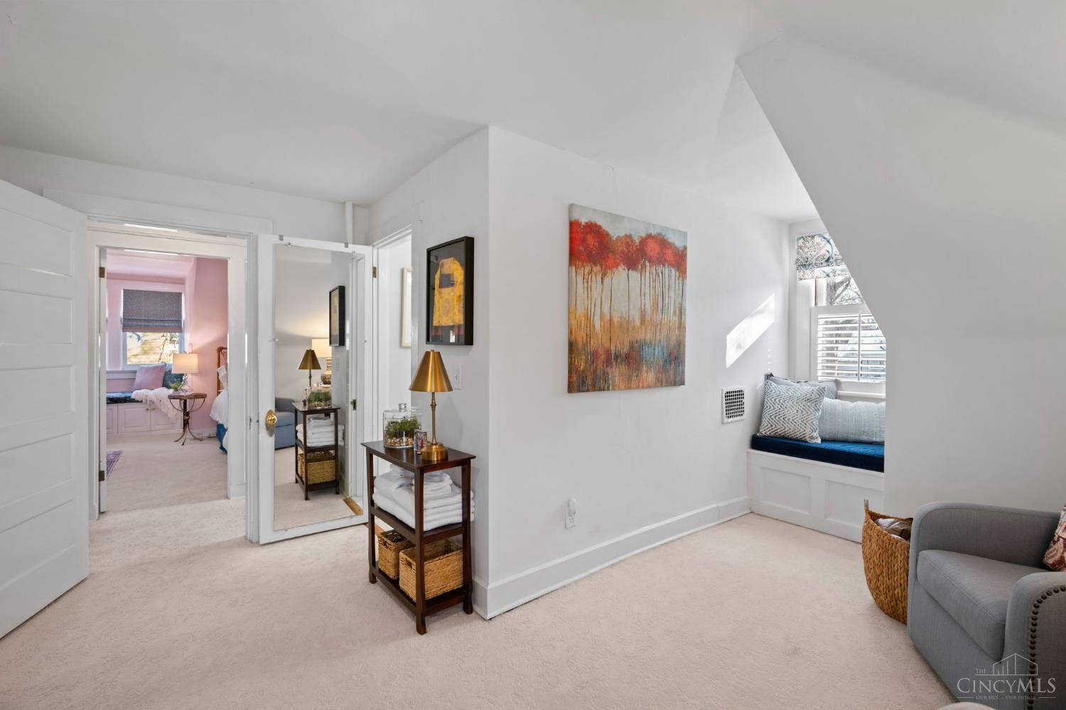 2517 Observatory Avenue