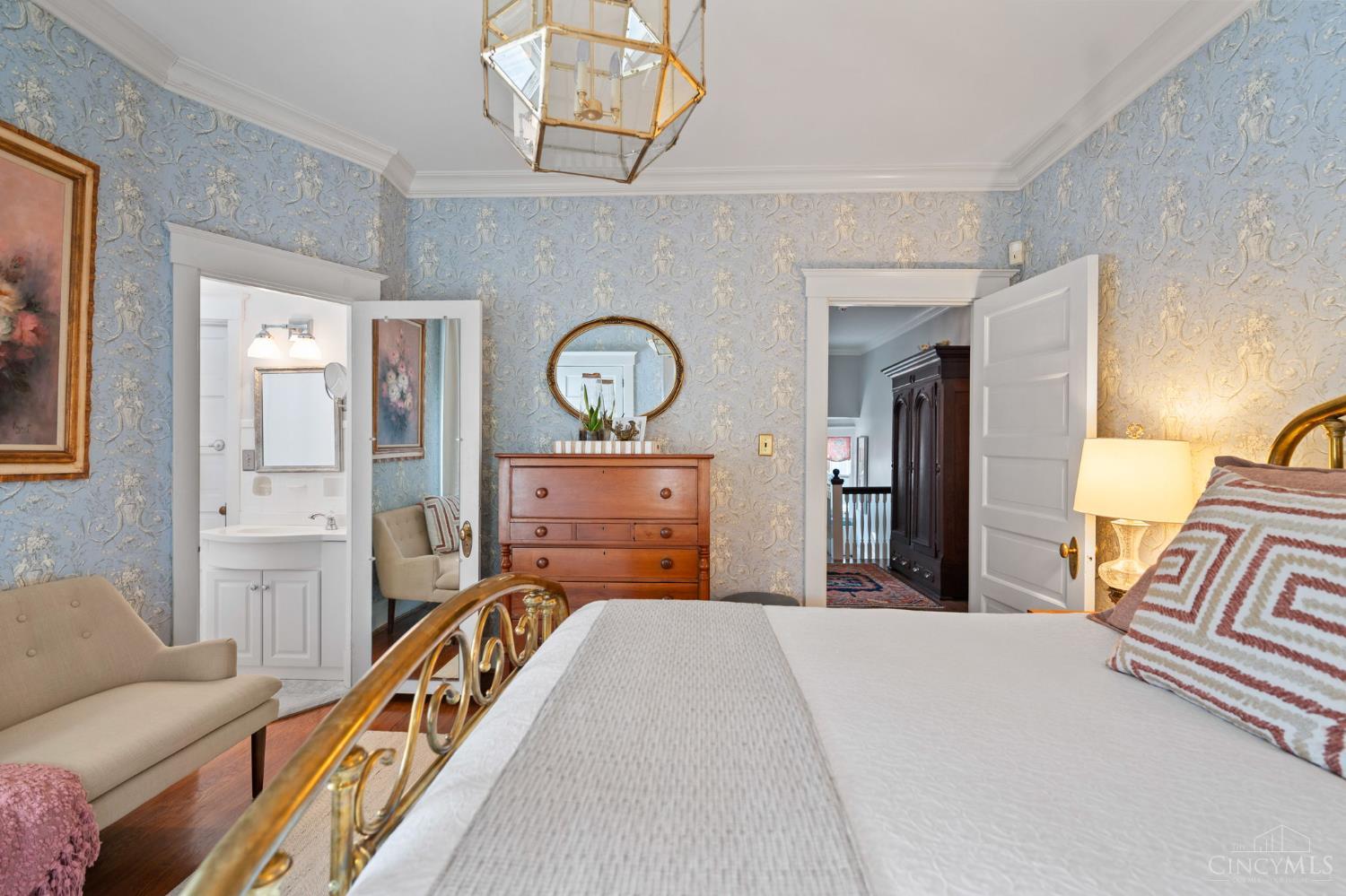 2517 Observatory Avenue