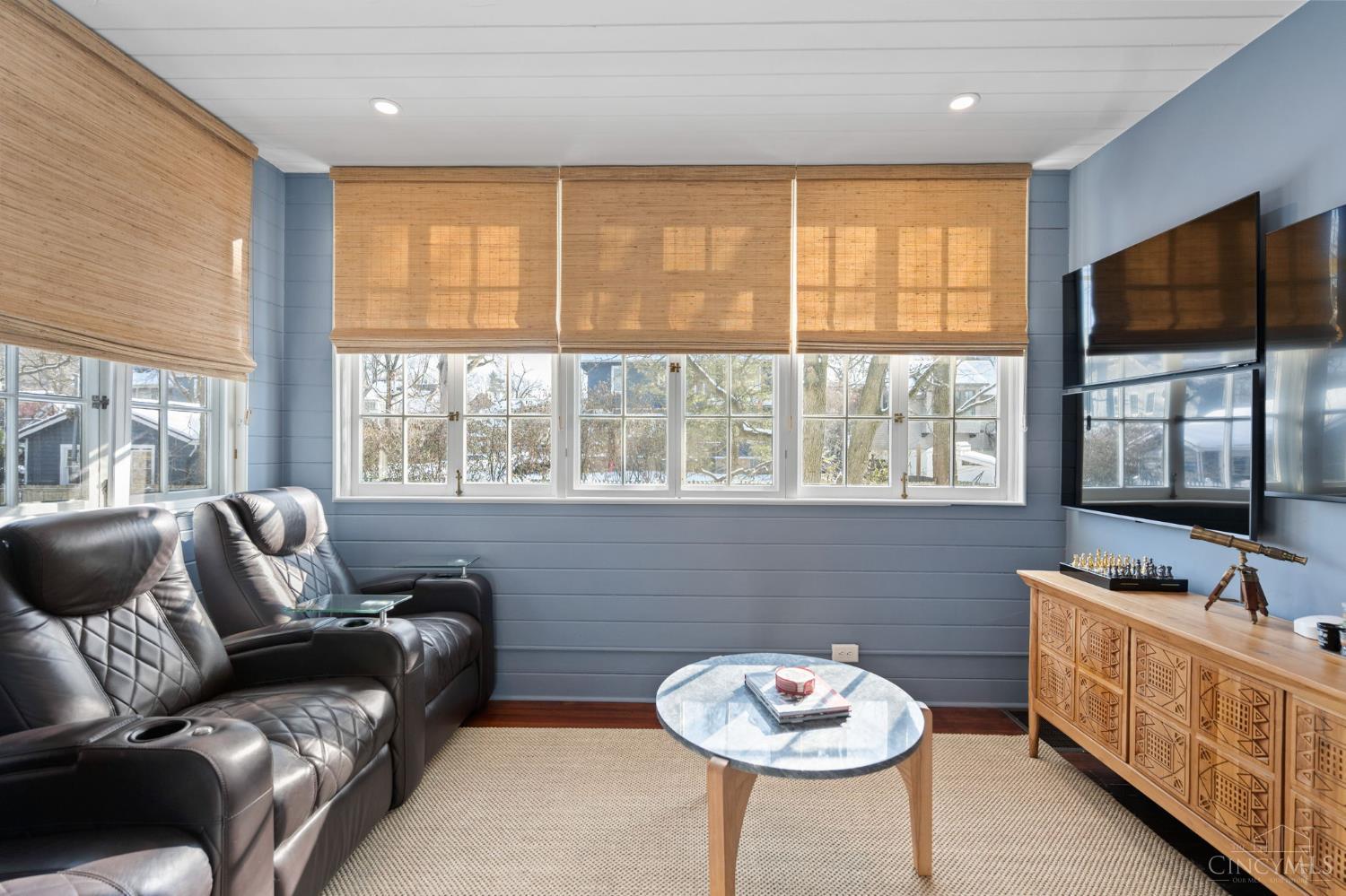 2517 Observatory Avenue