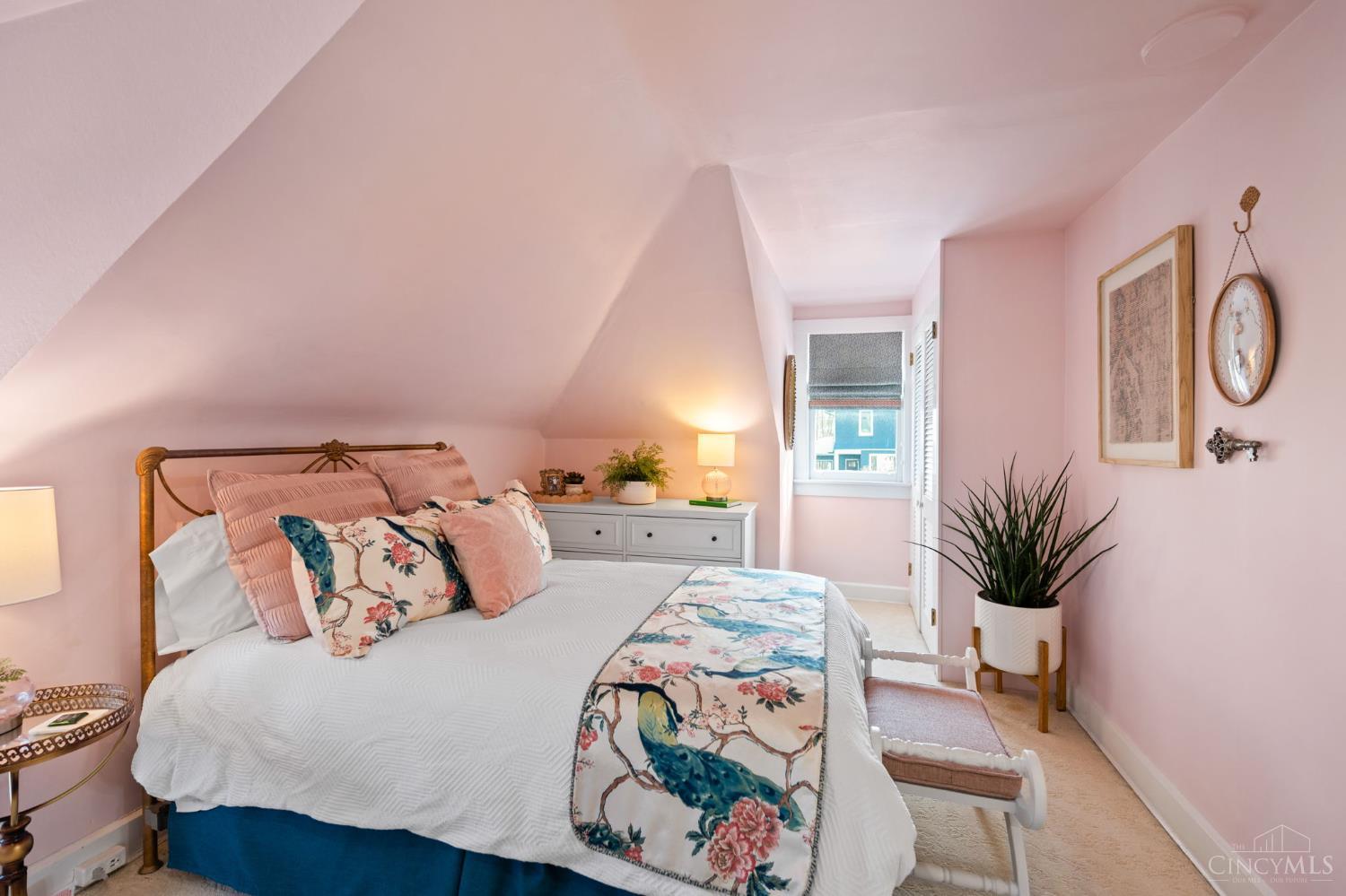 2517 Observatory Avenue