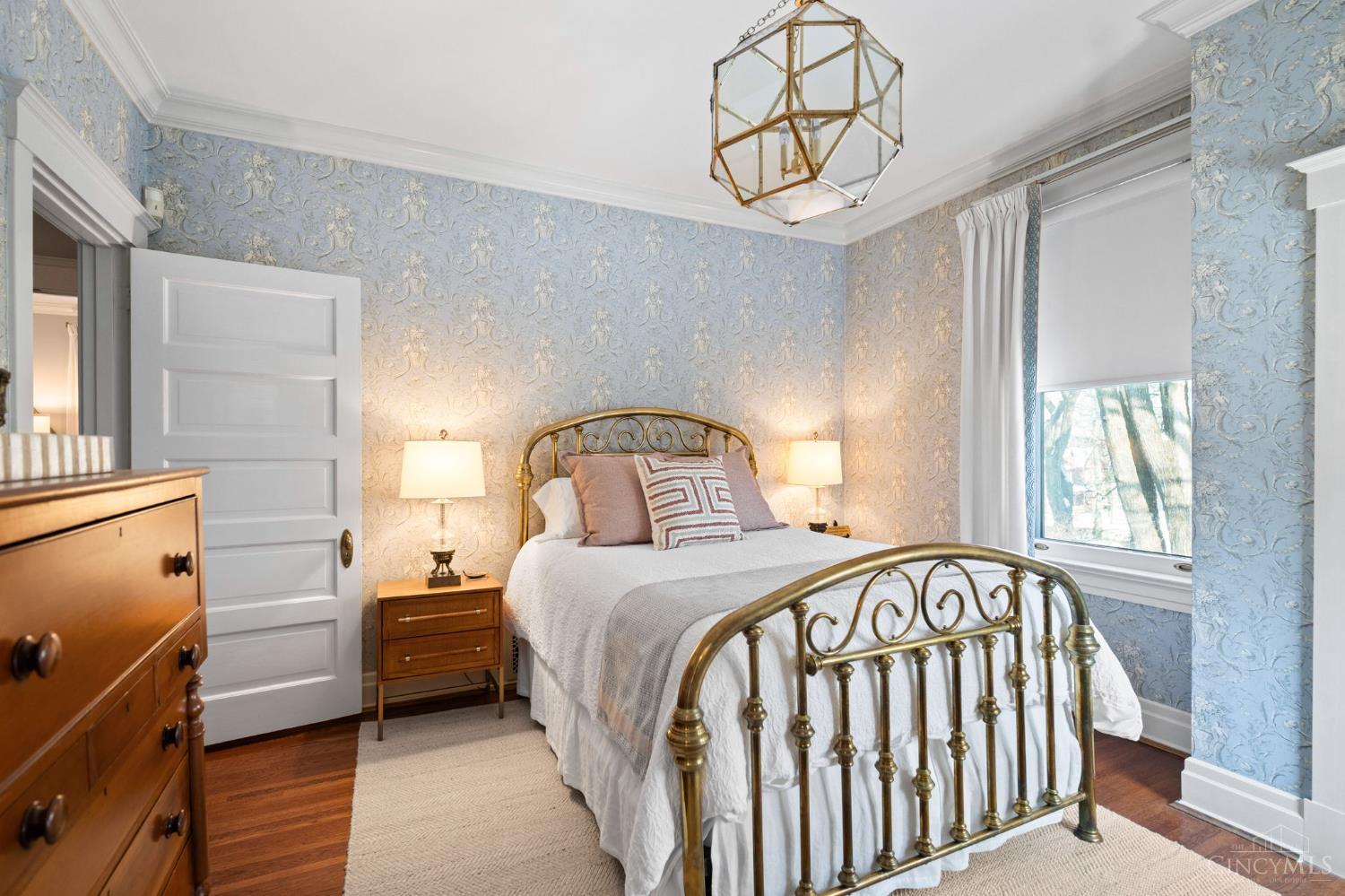 2517 Observatory Avenue