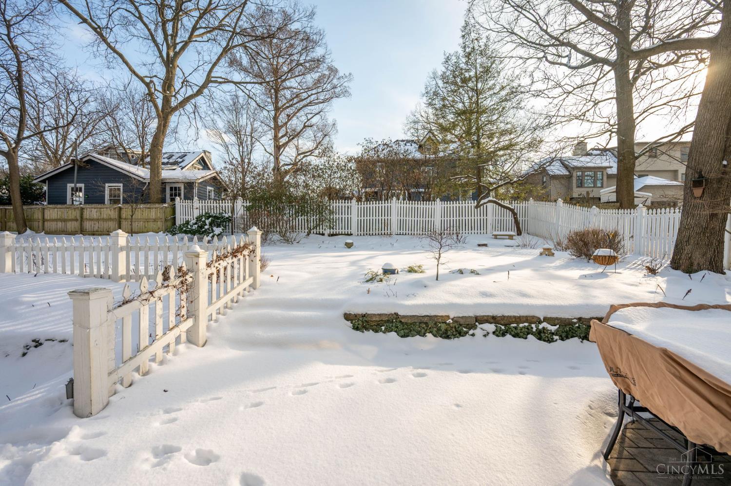 2517 Observatory Avenue