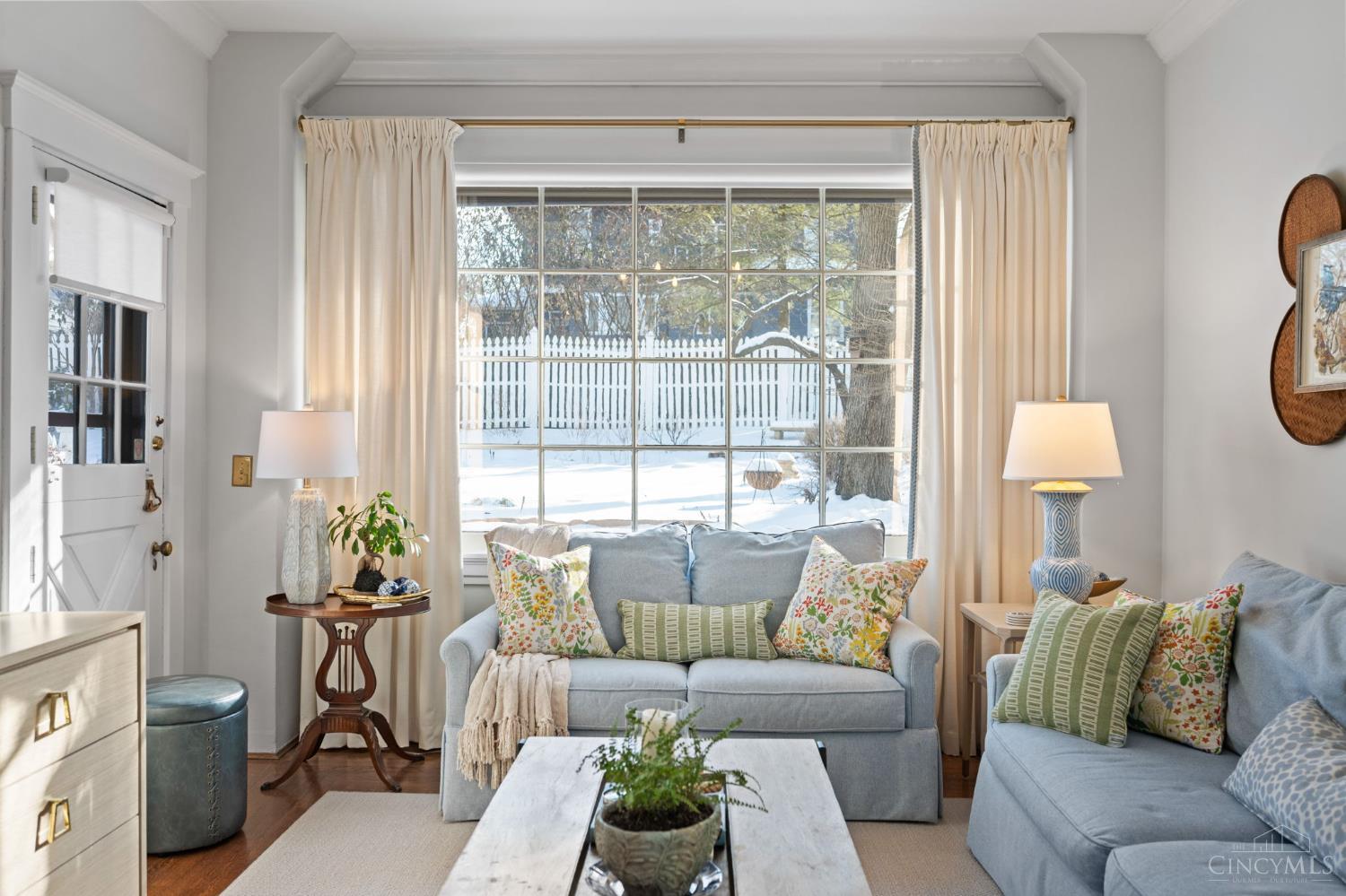 2517 Observatory Avenue