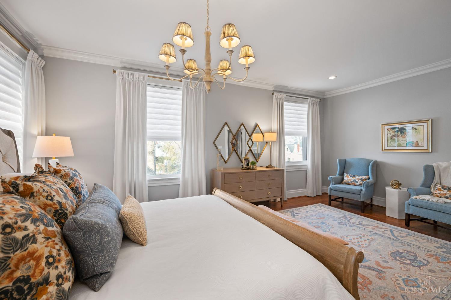 2517 Observatory Avenue