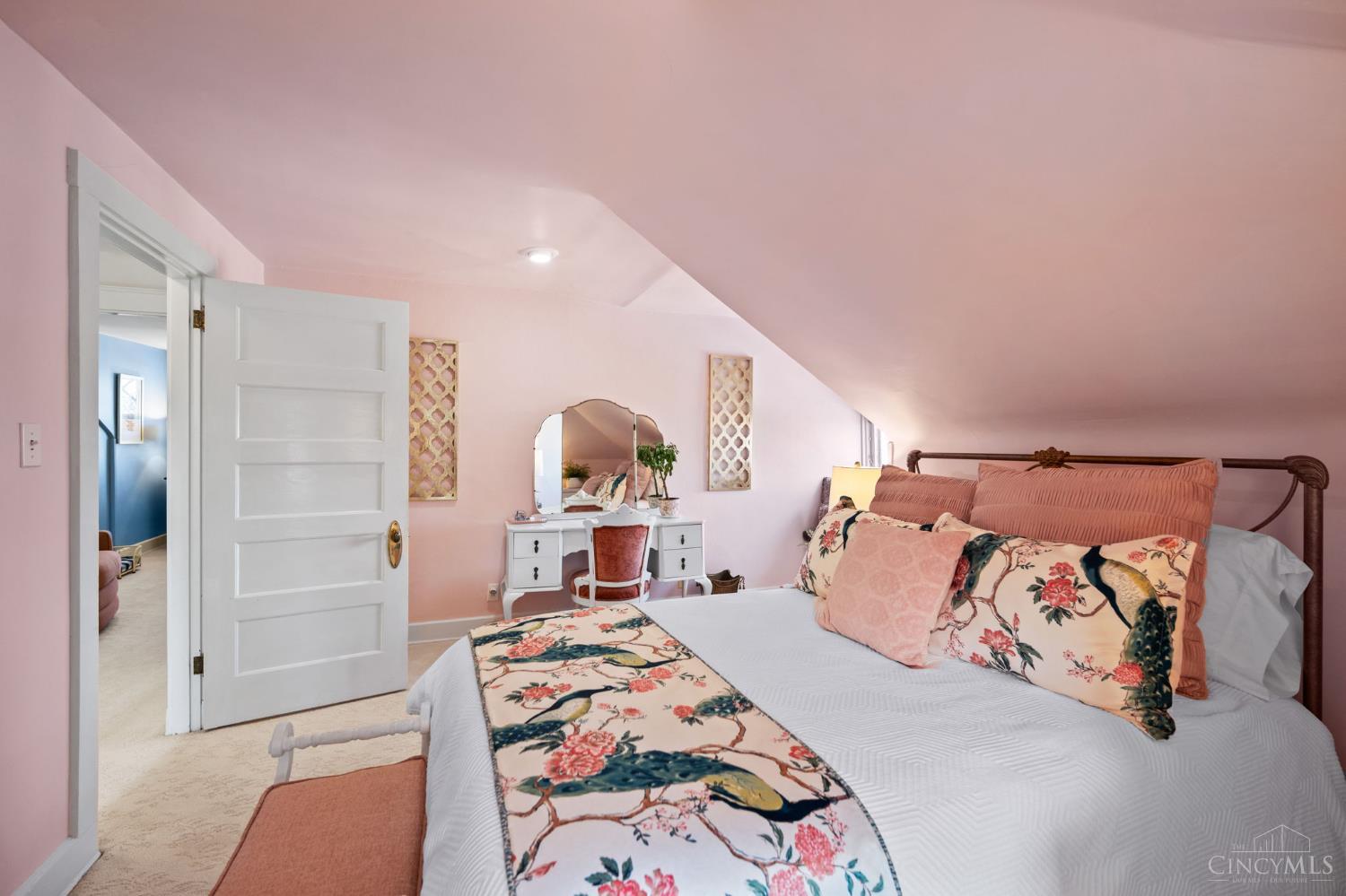 2517 Observatory Avenue