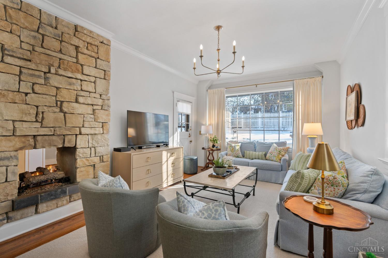 2517 Observatory Avenue