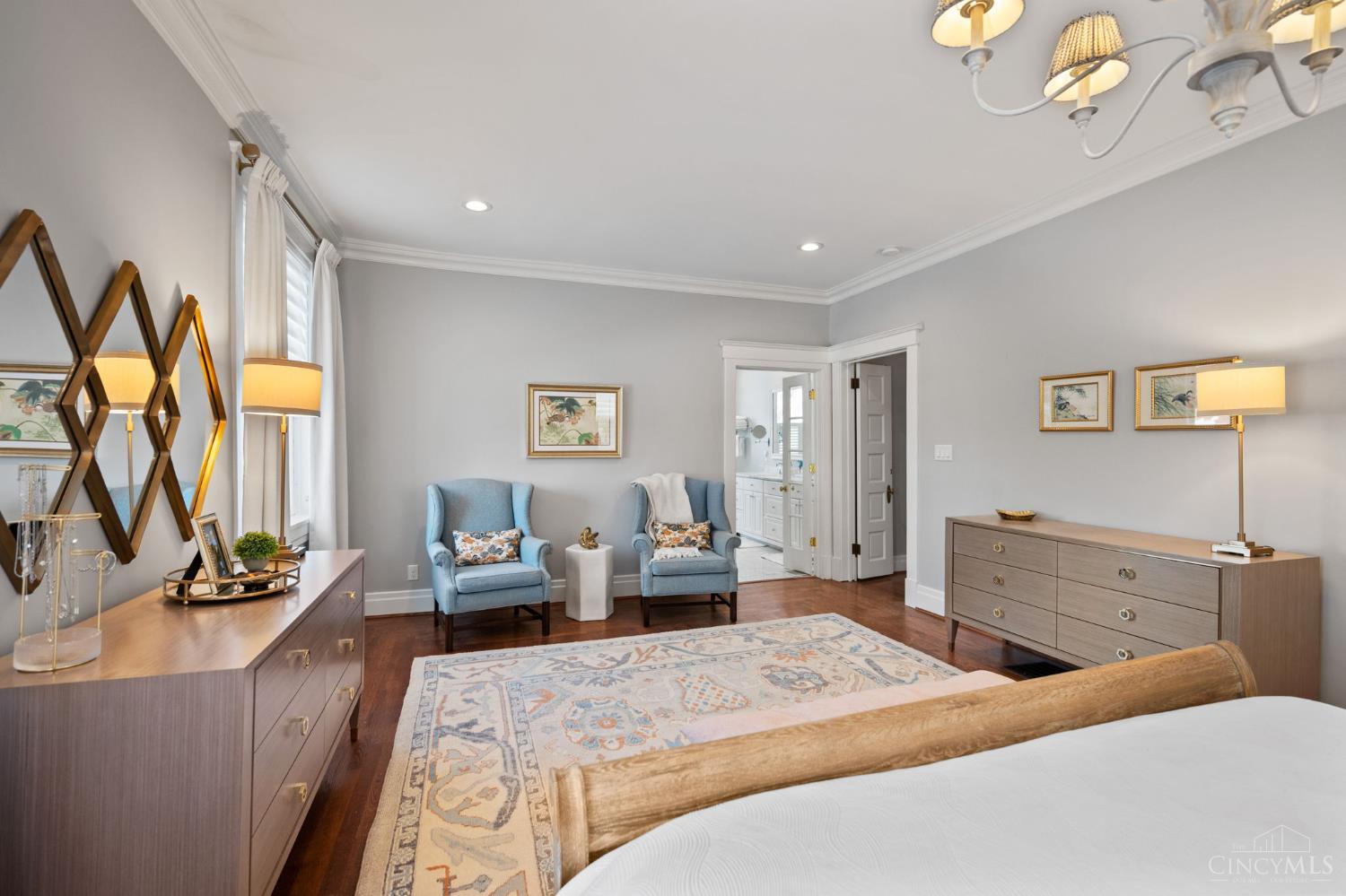 2517 Observatory Avenue