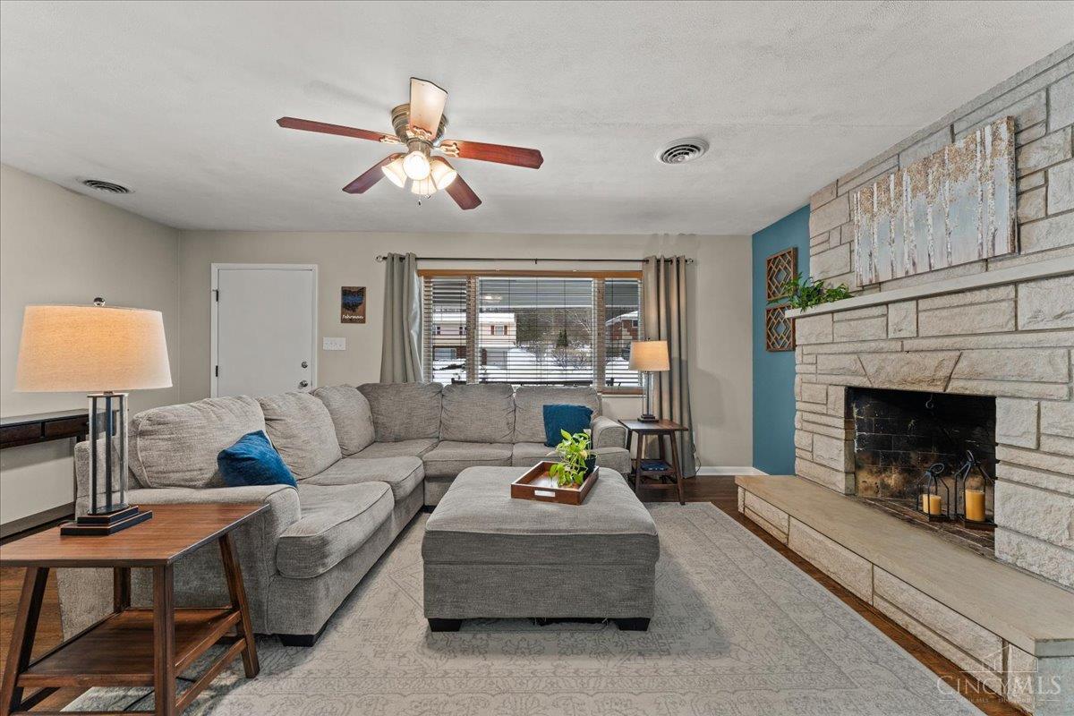 3905 Springoak Drive