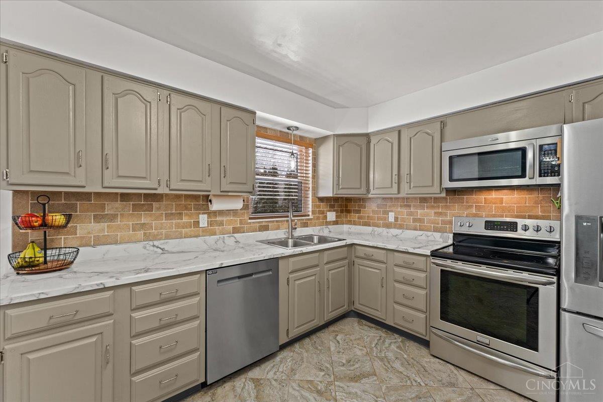 3905 Springoak Drive