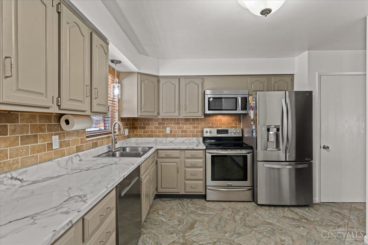 3905 Springoak Drive