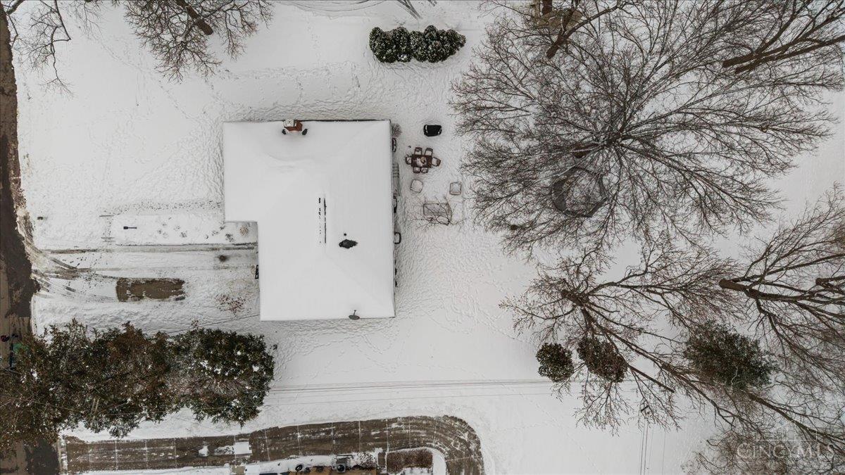 3905 Springoak Drive