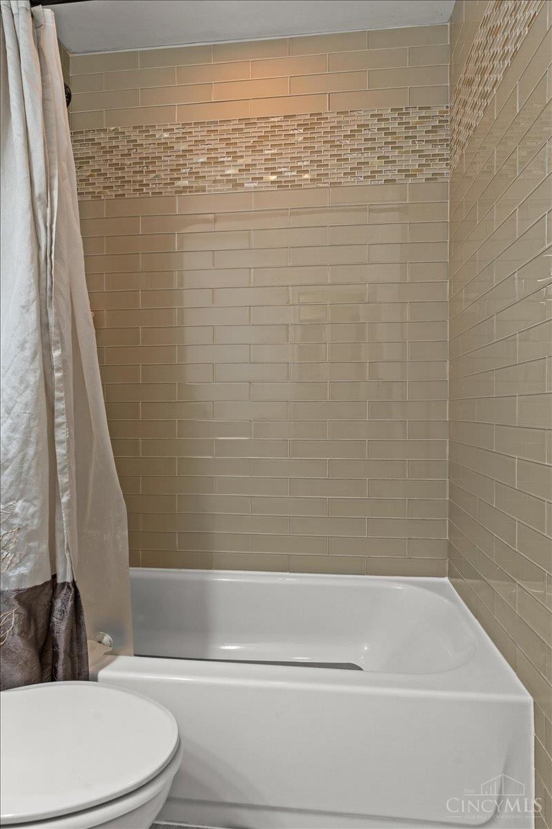 3905 Springoak Drive