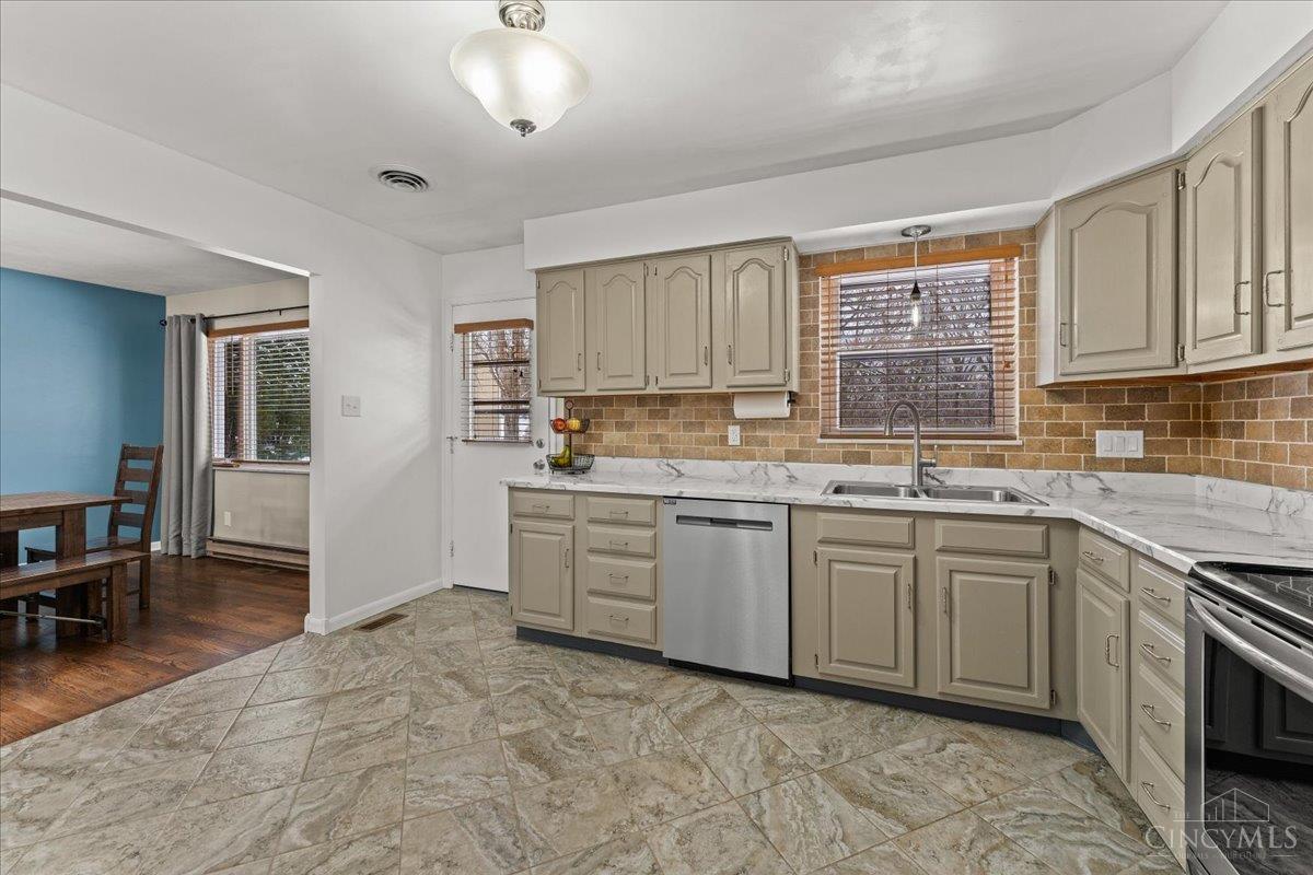 3905 Springoak Drive