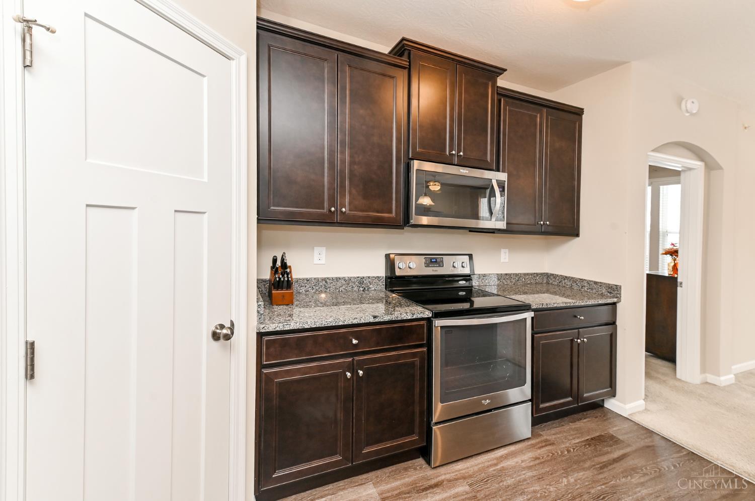 8041 Oakbridge Way 4-104
