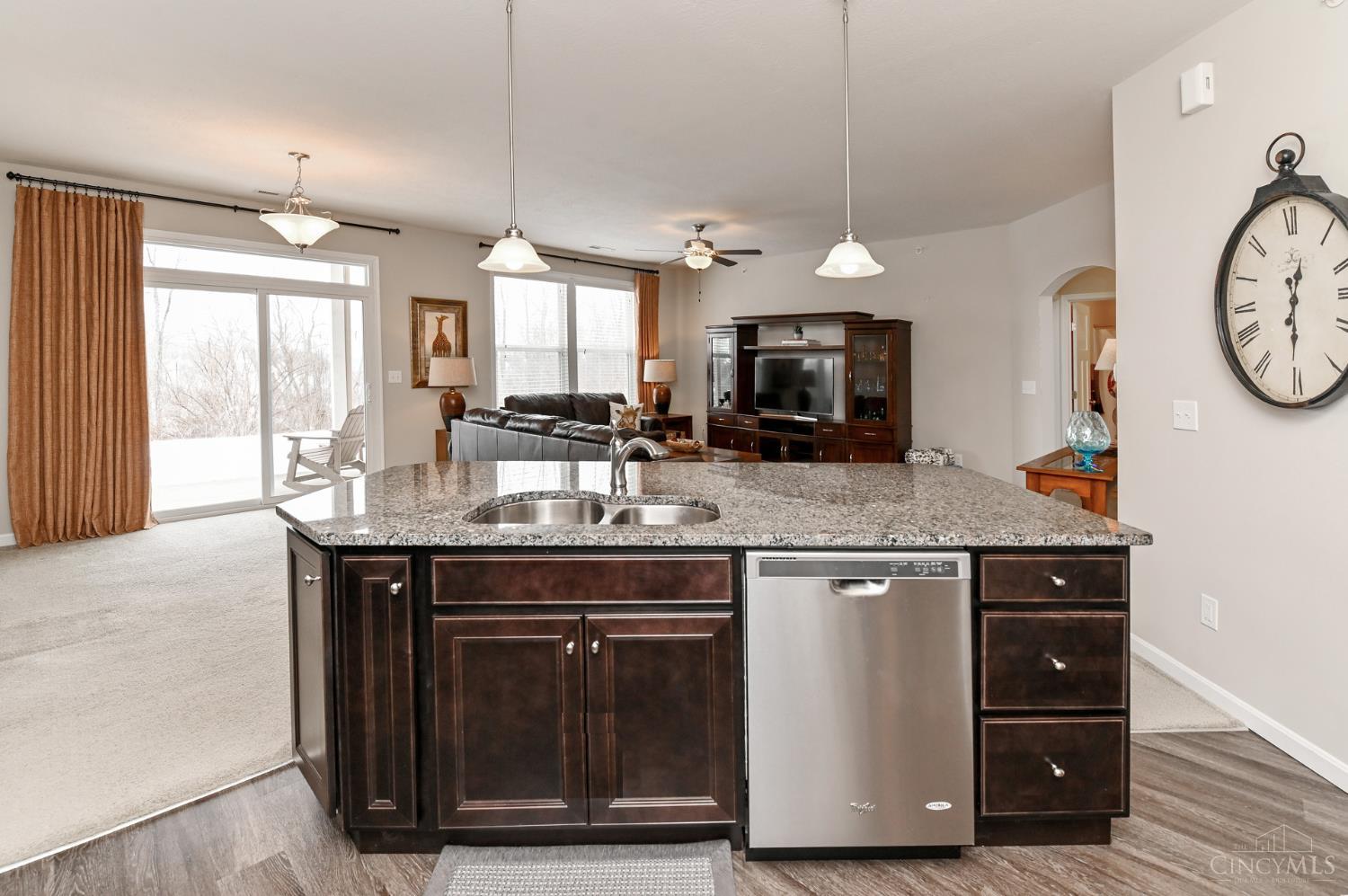 8041 Oakbridge Way 4-104
