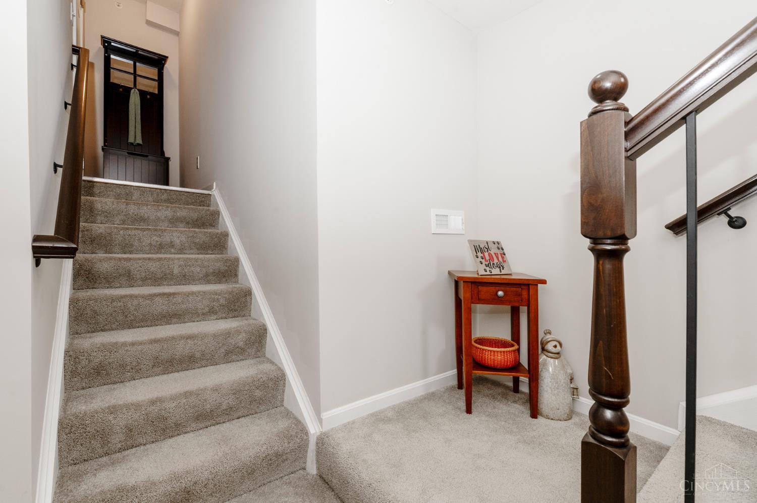 8041 Oakbridge Way 4-104