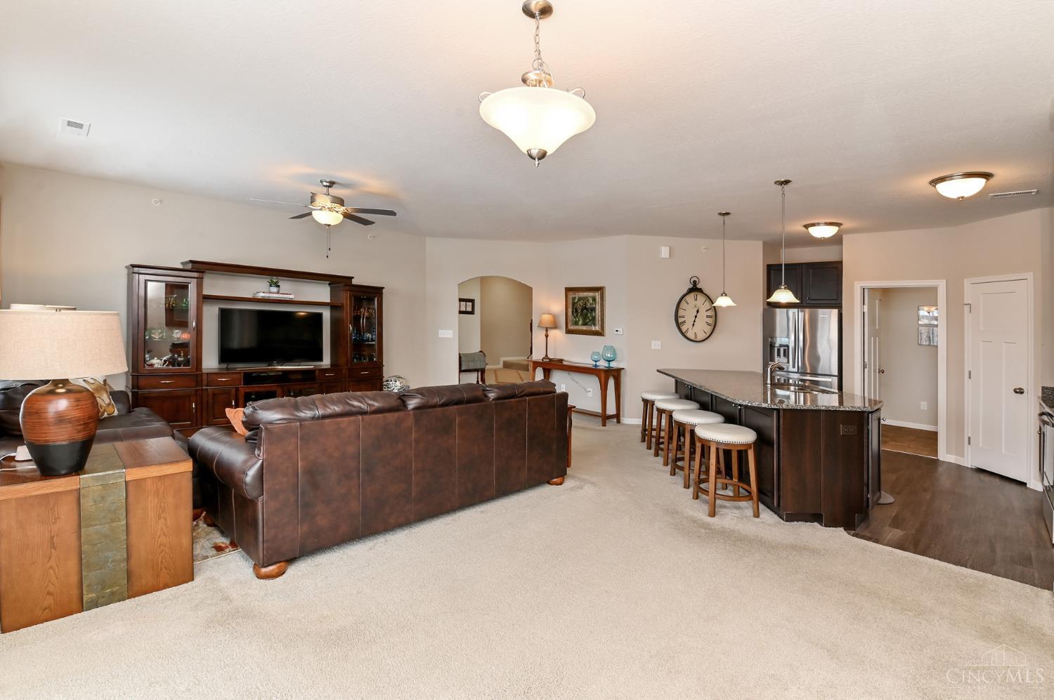 8041 Oakbridge Way 4-104