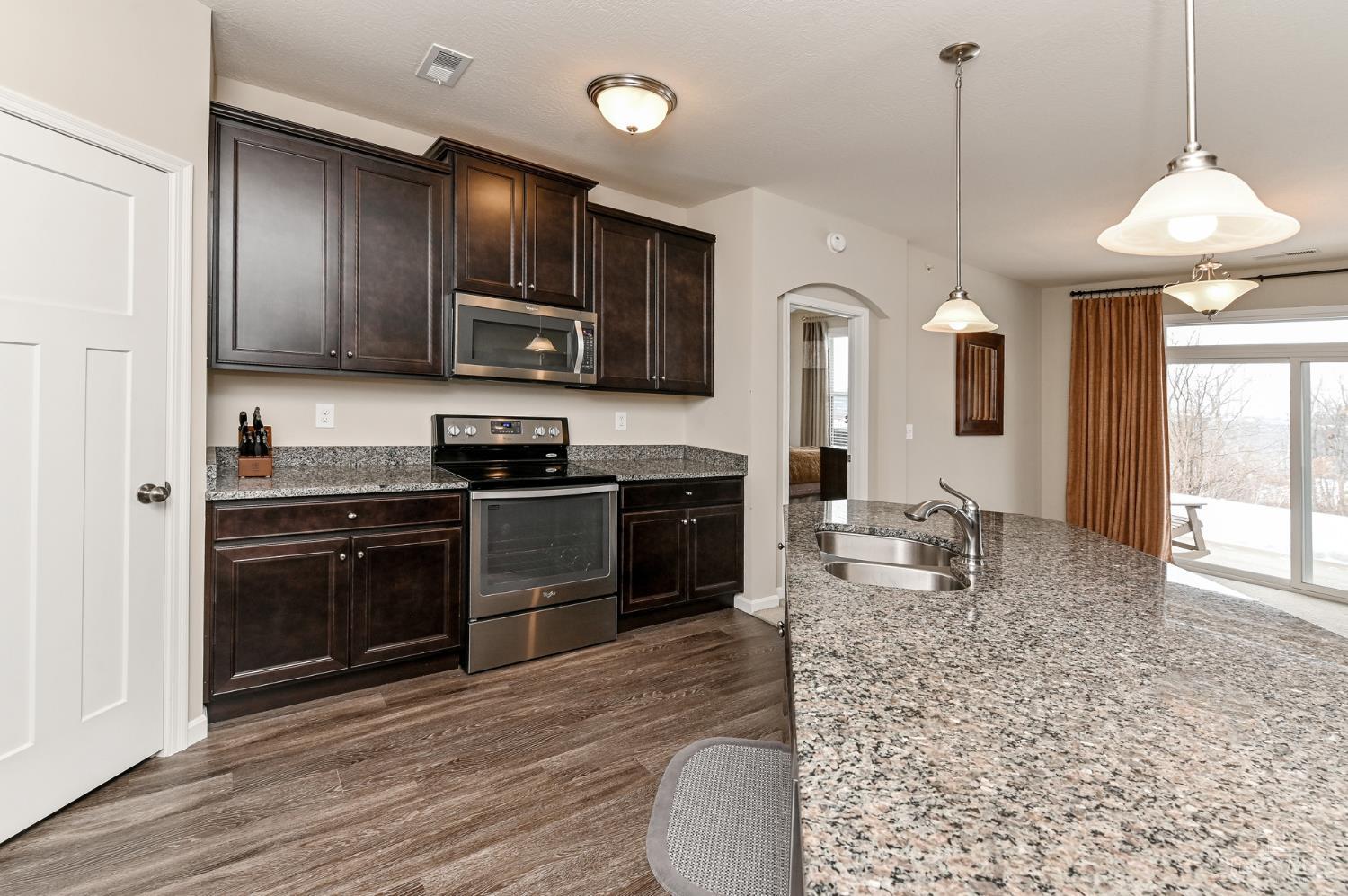 8041 Oakbridge Way 4-104
