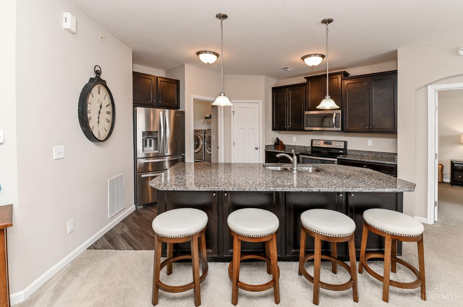 8041 Oakbridge Way 4-104