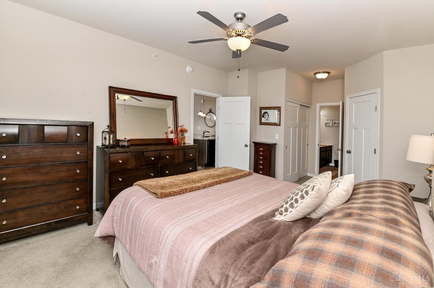 8041 Oakbridge Way 4-104